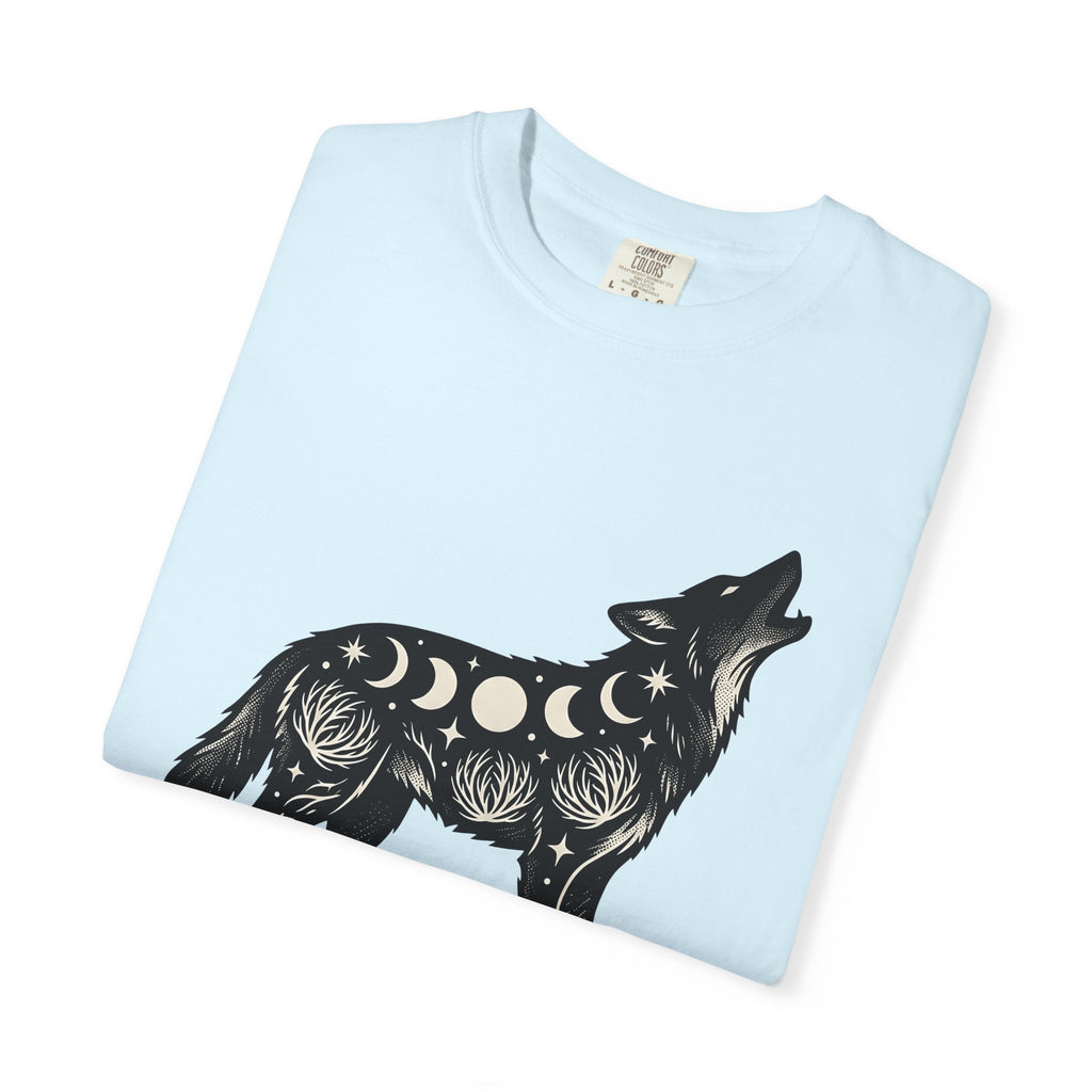 Wild Wolf Shirt Cowgirl Ranch Gift Women Tribal Tee Wolf T-Shirt Cowgirl Fan Primitive Tshirt Ranch Graphic Antique Moon Cycle Tshirt