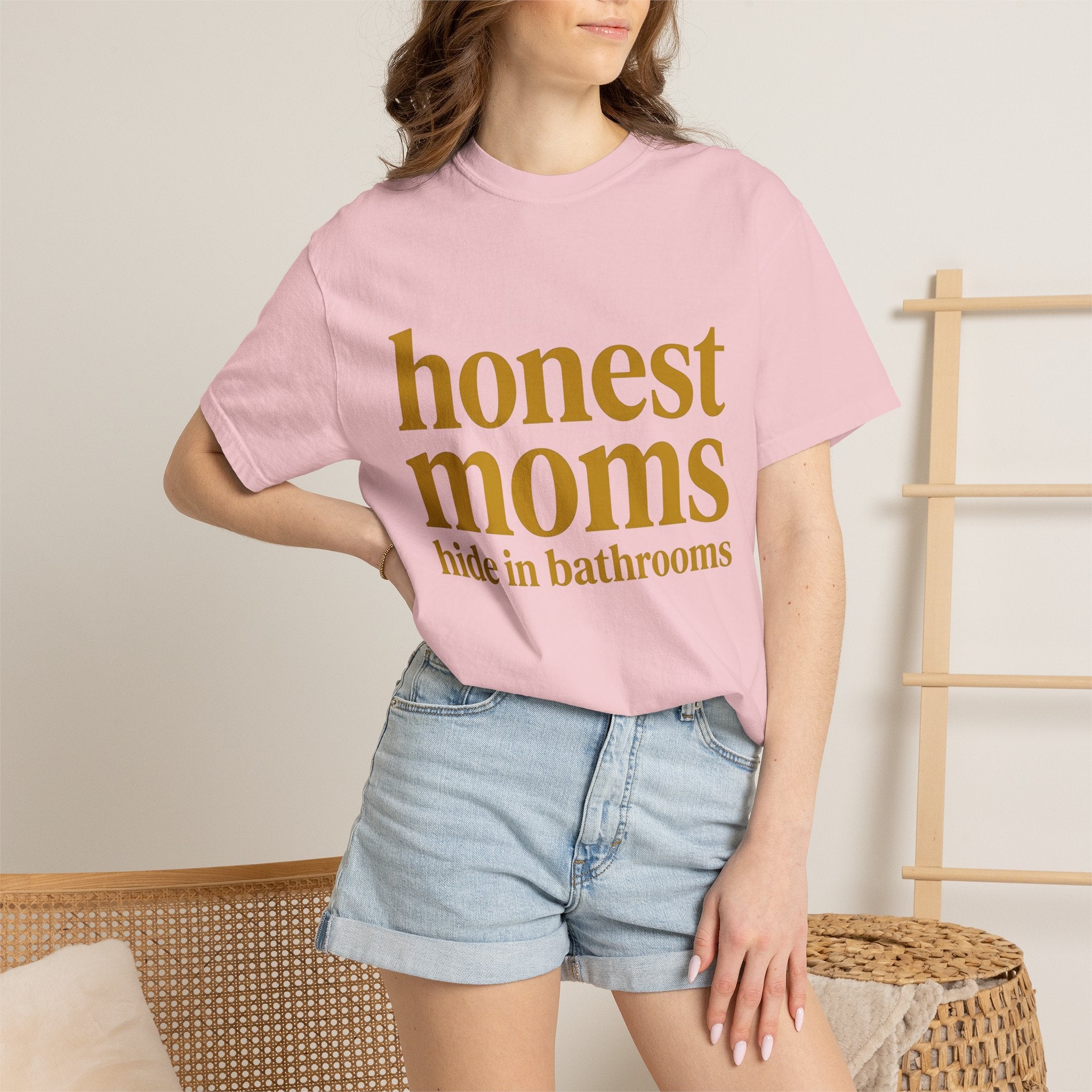 Strong Text Print Shirt Moms Comedy Gift Women Clean Tee Typography T-Shirt Mom Enthusiast Minimalist Tshirt Humor Graphic Classic