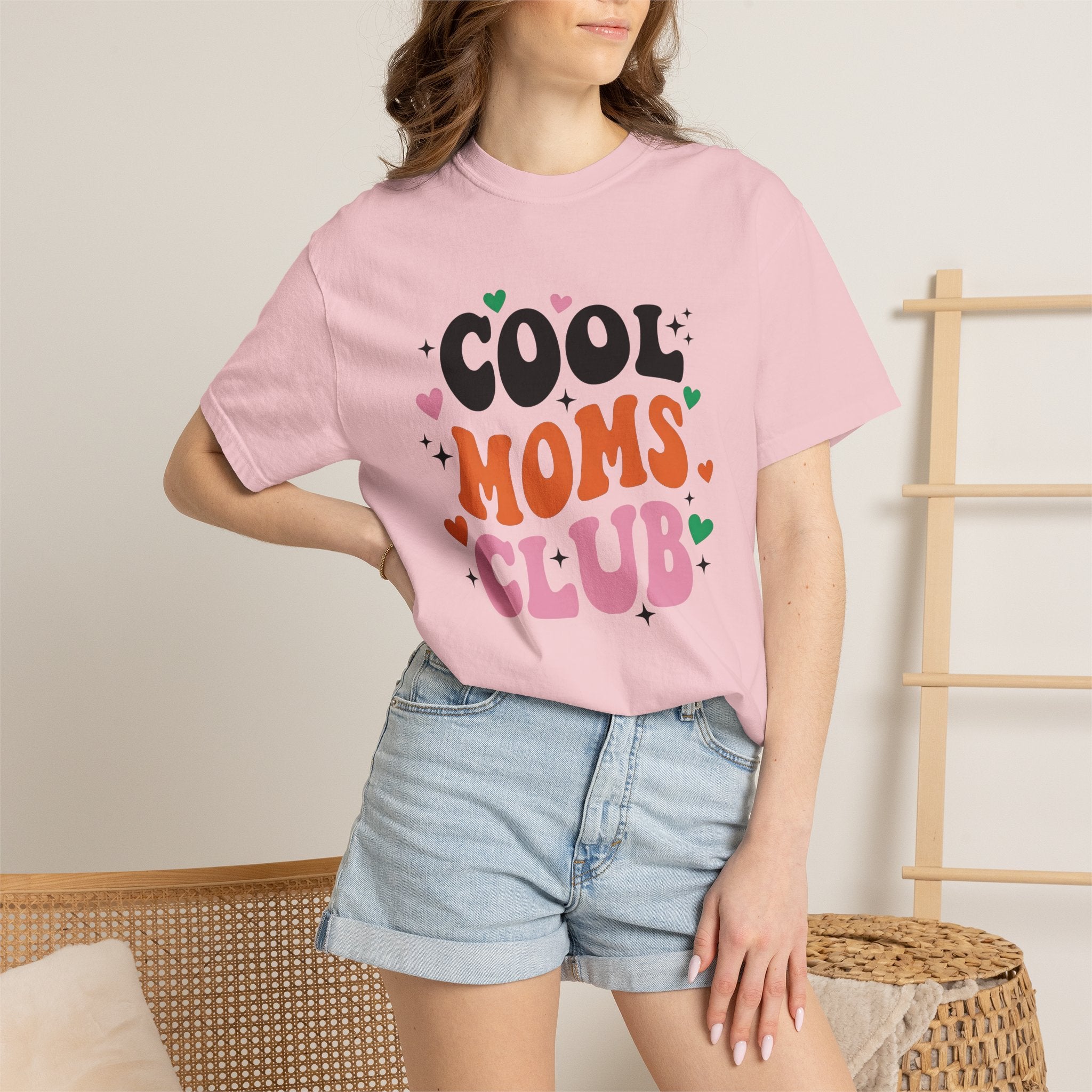 Hearts Stars Graphic Shirt Moms Family Gift Women Playful Tee Symbol T-Shirt Motherhood Fan Whimsical Tshirt Clan Graphic Retro Colorful