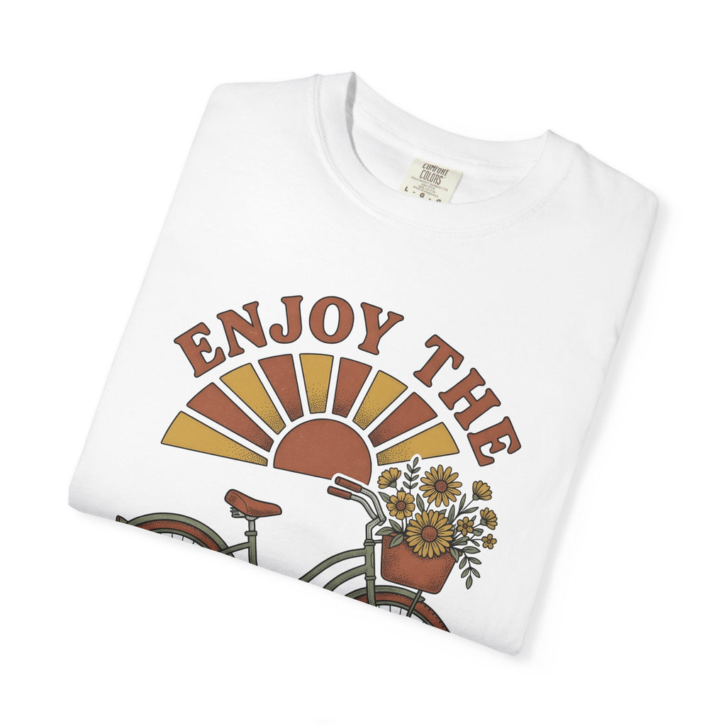 Bicycle Graphic Shirt Floral Nature Gift Women Vintage Tee Bike T-Shirt Botanical Fan Retro Tshirt Earth Graphic Hand Drawn Sun Tshirt
