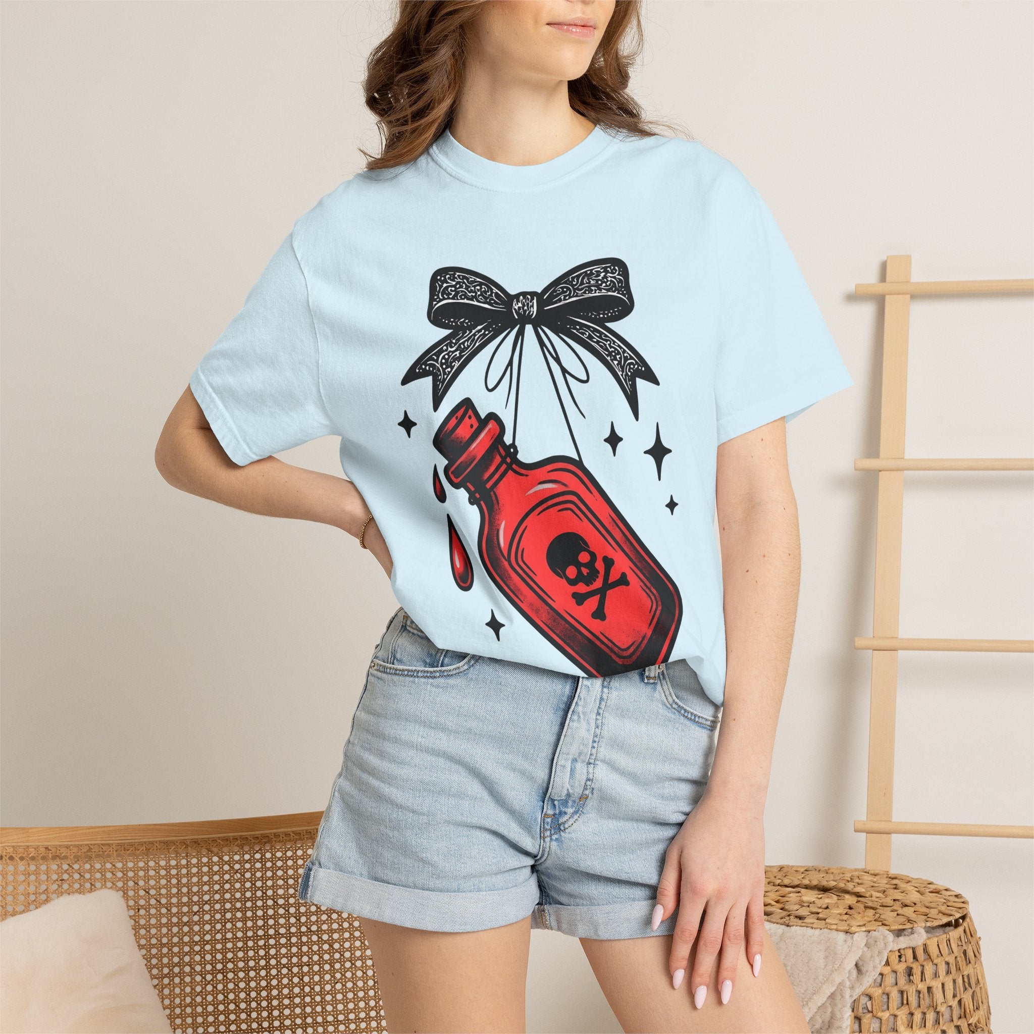 Venom Container Shirt Boho Chic Fall Gift Women Dark Tee Poison Bottle T-Shirt Bohemian Fan Gothic Tshirt Autumn Graphic Distressed Knot
