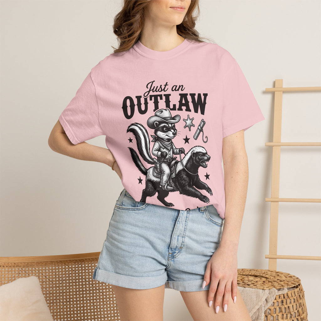 Raccoon Cowboy Shirt Funny Wildlife Gift Women Retro Tee Bandit T-Shirt Humor Fan Vintage Tshirt Animal Graphic Sketch Honey Badger Tshirt