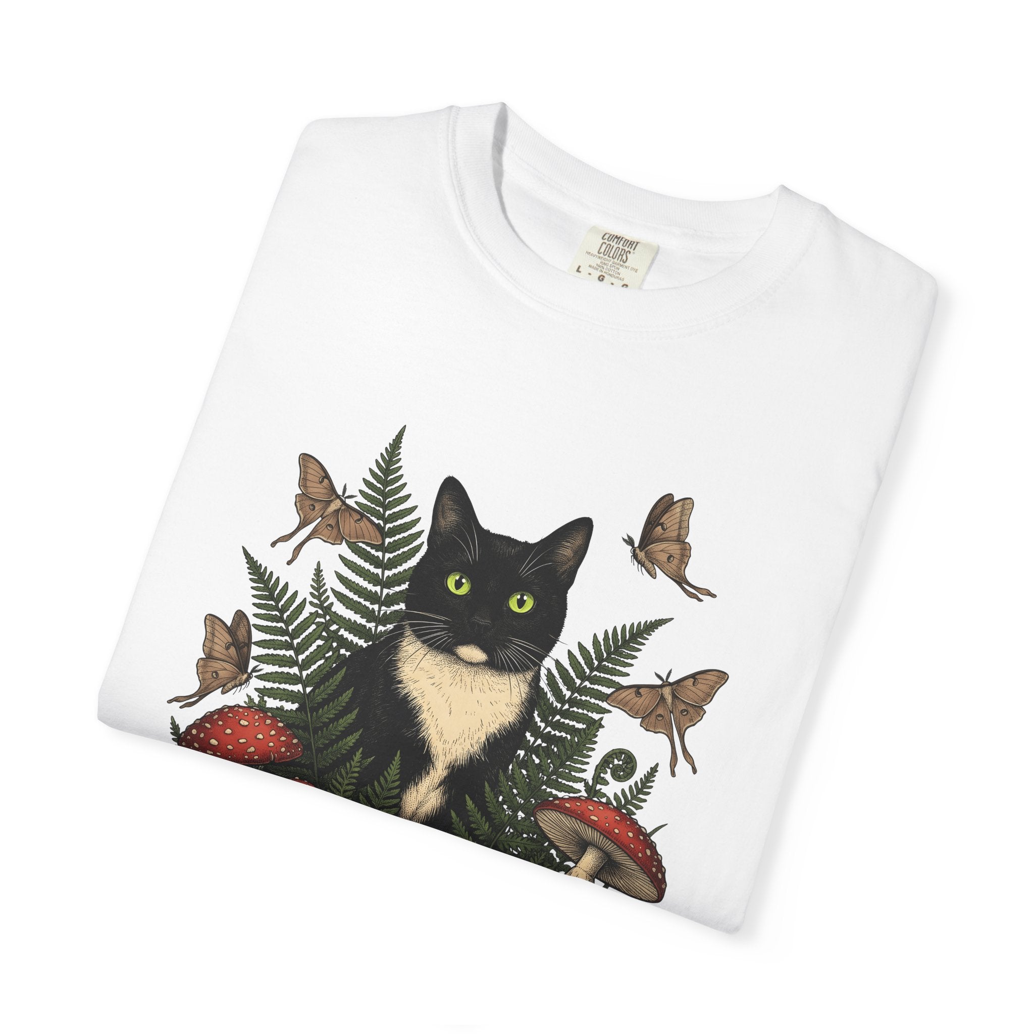 Black Cat Shirt Cat Environment Gift Women Garden Tee Cat T-Shirt Feline Fan Whimsy Graphic Conservation Illustration Classic Mushrooms