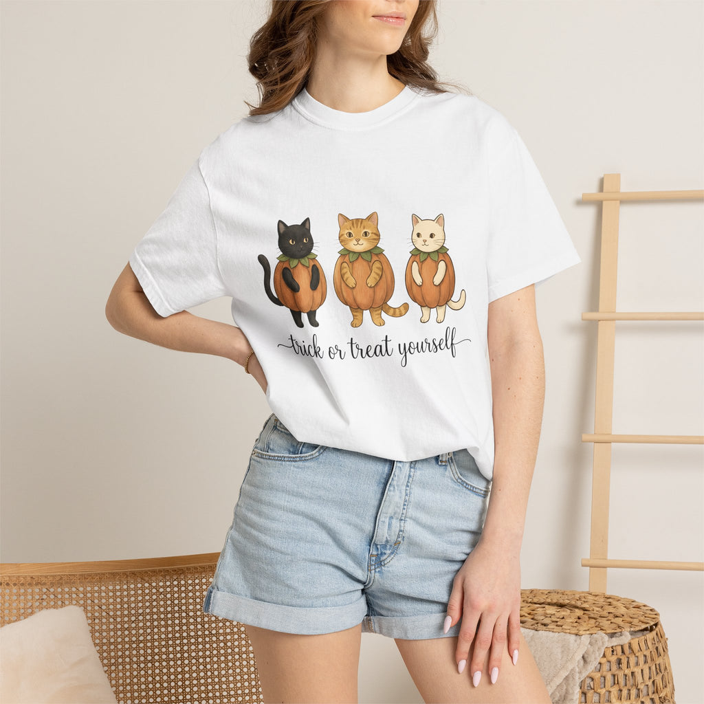 Cat Pumpkin Shirt Halloween Cat Gift Women Kawaii Tee Gourd T-Shirt Horror Fan Cute Tshirt Feline Graphic Hand Drawn Costume Tshirt