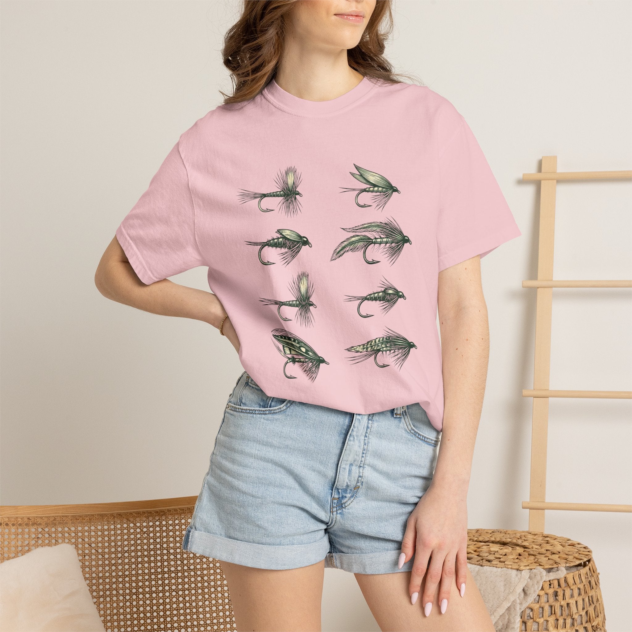 Fishing Flies Shirt Fishing Nature Gift Women Rustic Tee Fly Tying T-Shirt Angler Fan Fly Fishing Tshirt Wildlife Graphic Outline Trebles