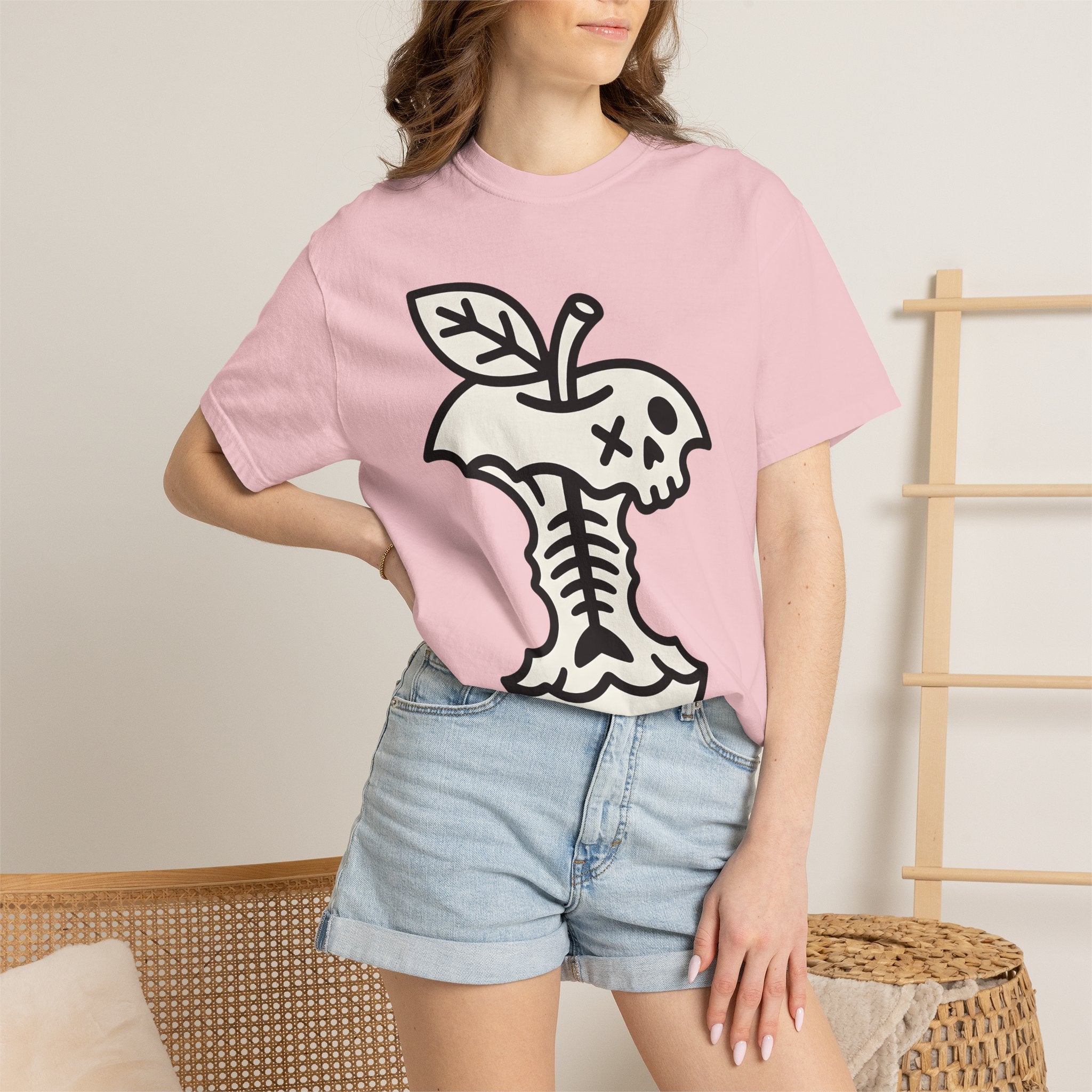 Skull Apple Core Shirt Skull Goth Gift Women Bold Line Art Tee Apple Core T-Shirt Skeleton Fan Graphic Tshirt Dark Graphic Minimalist Leaf