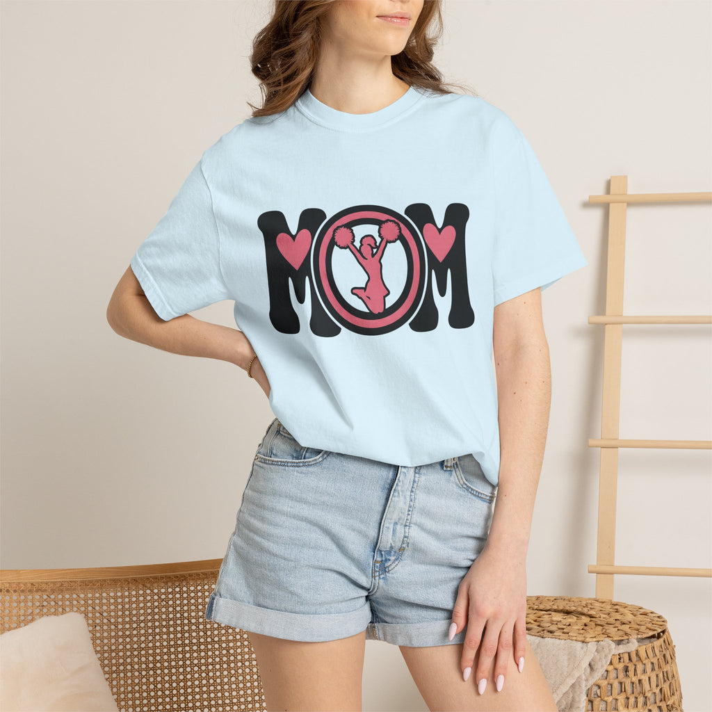 Cheerleader Mom Shirt Moms Sports Gift Women Bold Graphic Tee Cheer Mom T-Shirt Mother Fan Graphic Design Athlete Retro Heart Tshirt