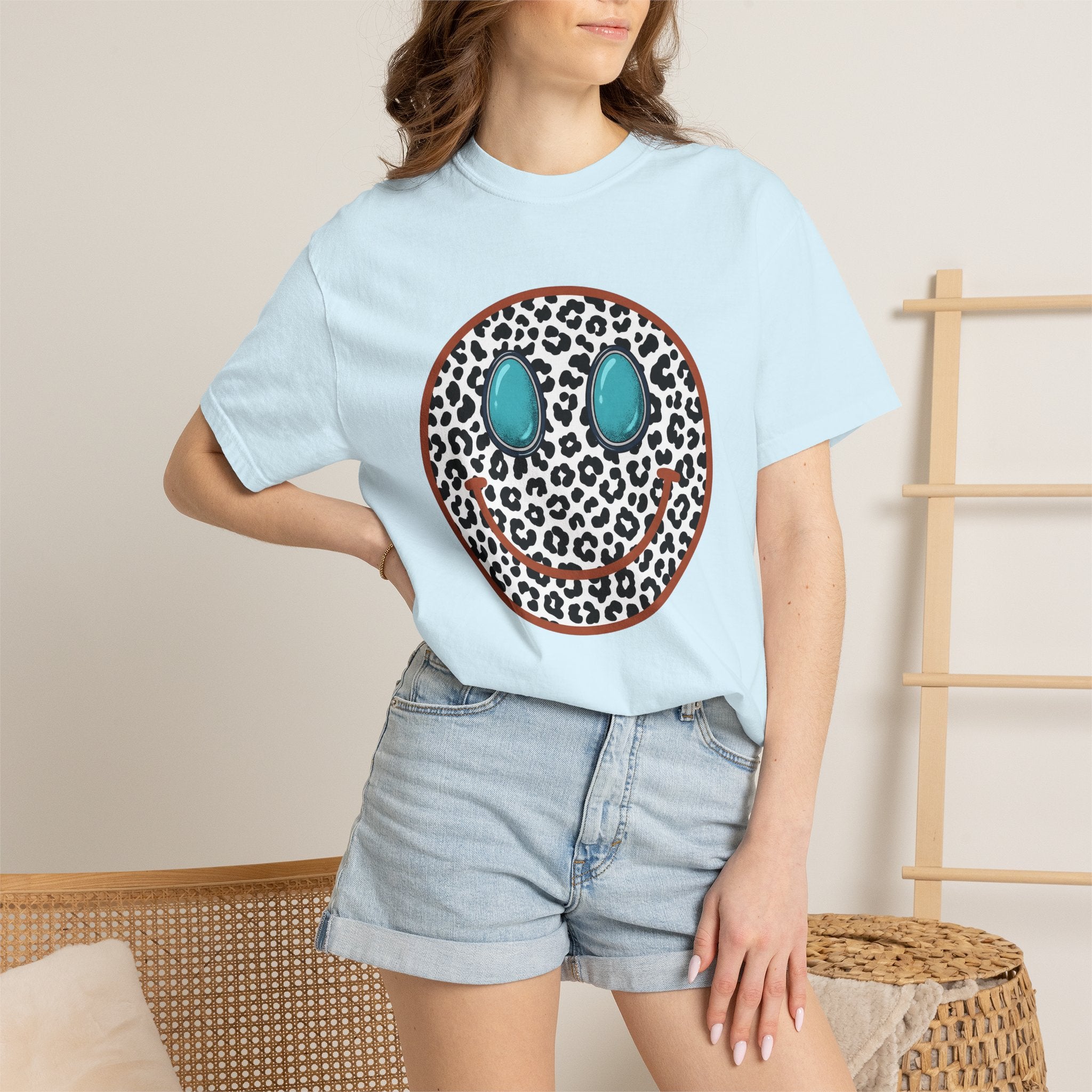 Leopard Print Smiley Face Shirt Animal Print Boho Gift Women Trendy Tee Smiley T-Shirt Print Fan Fashionable Tshirt Hippie Graphic Retro