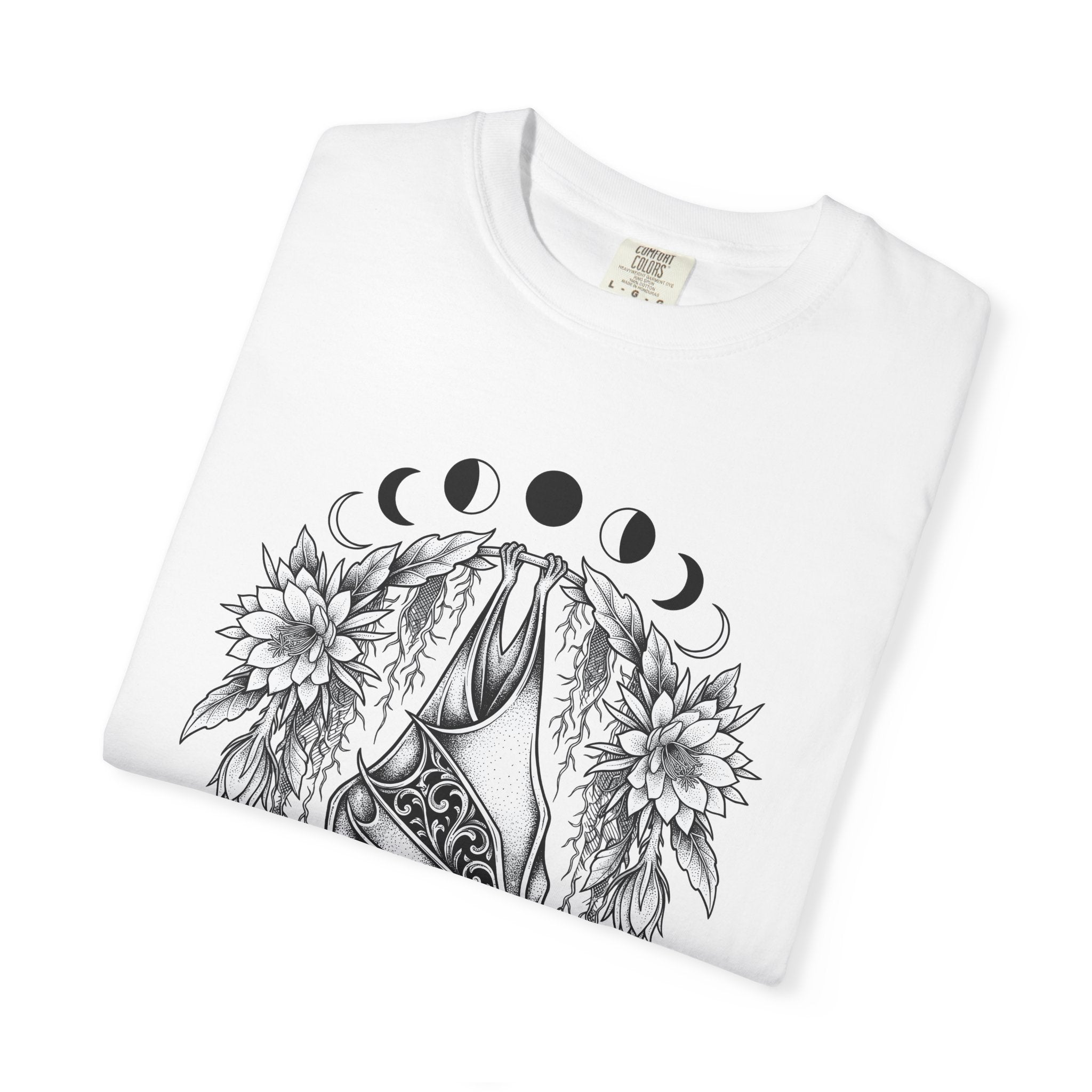 Bat Flower Shirt Halloween Magic Gift Women Dark Art Tee Black Bat T-Shirt Horror Fan Gothic Tshirt Mystical Graphic Retro Lunar Phases