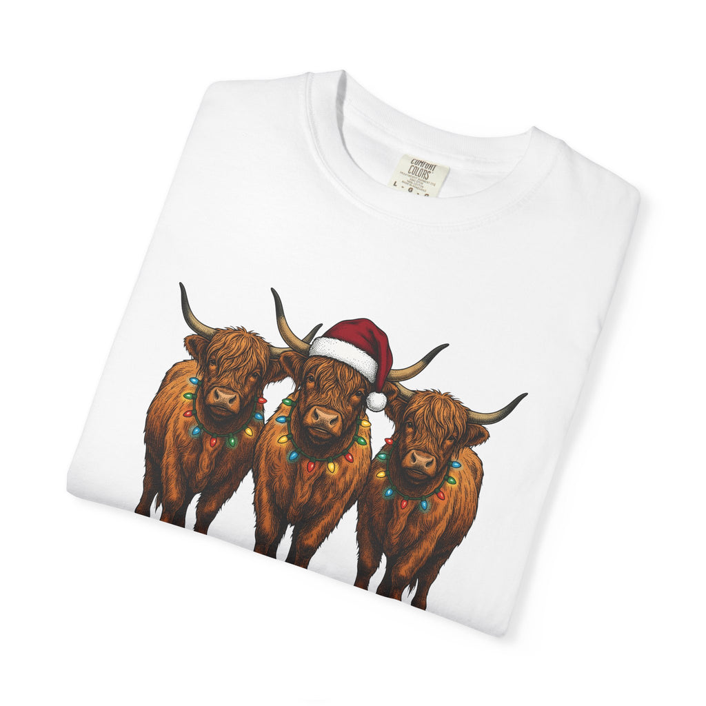 Scottish Cow Herd Shirt Christmas Livestock Gift Women Cartoon Tee Cowherd T-Shirt Xmas Fan Cow Graphic Rustic String Lights Tshirt