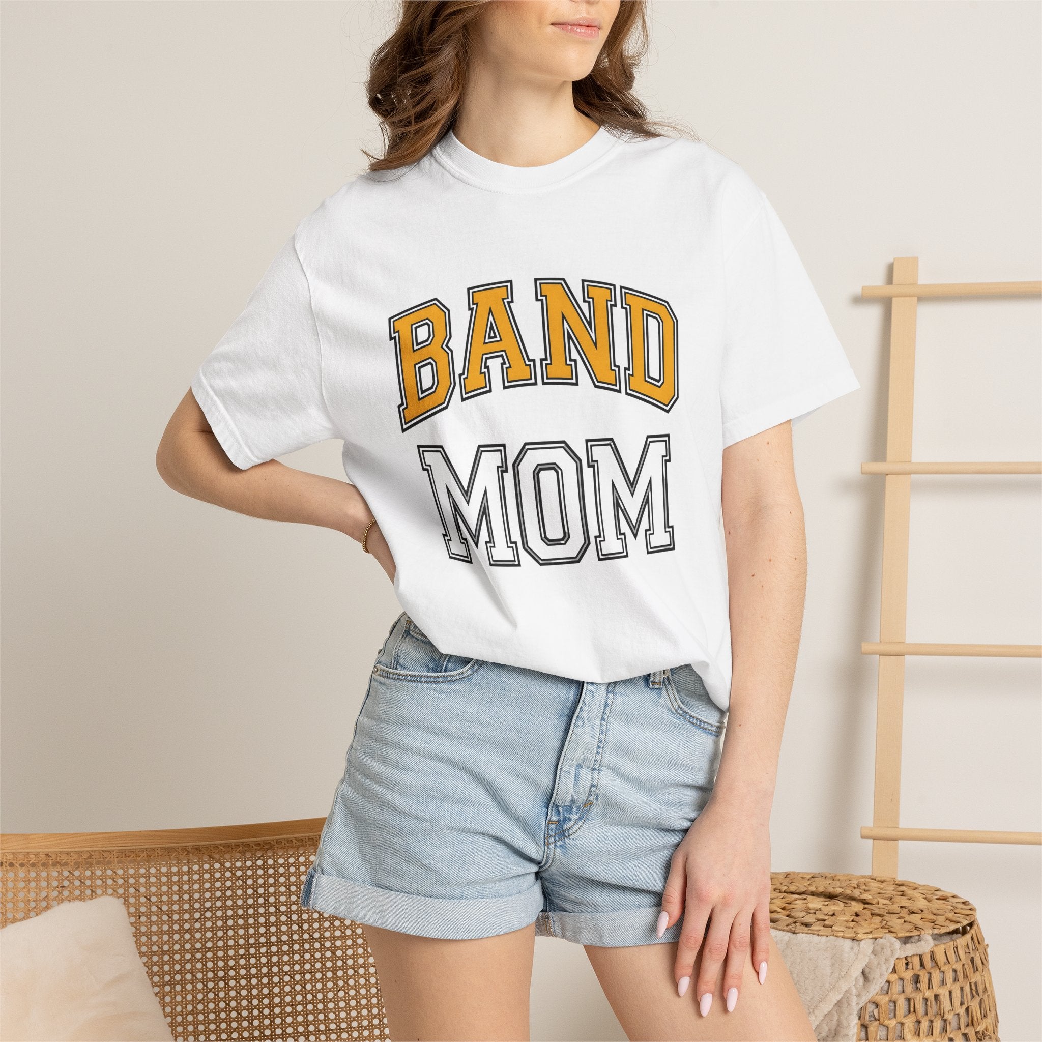 Varsity Lettering Design Shirt Band Mom Institution Gift Women Thick Tee Letterman T-Shirt Band Parent Enthusiast Bold Graphic Illustration