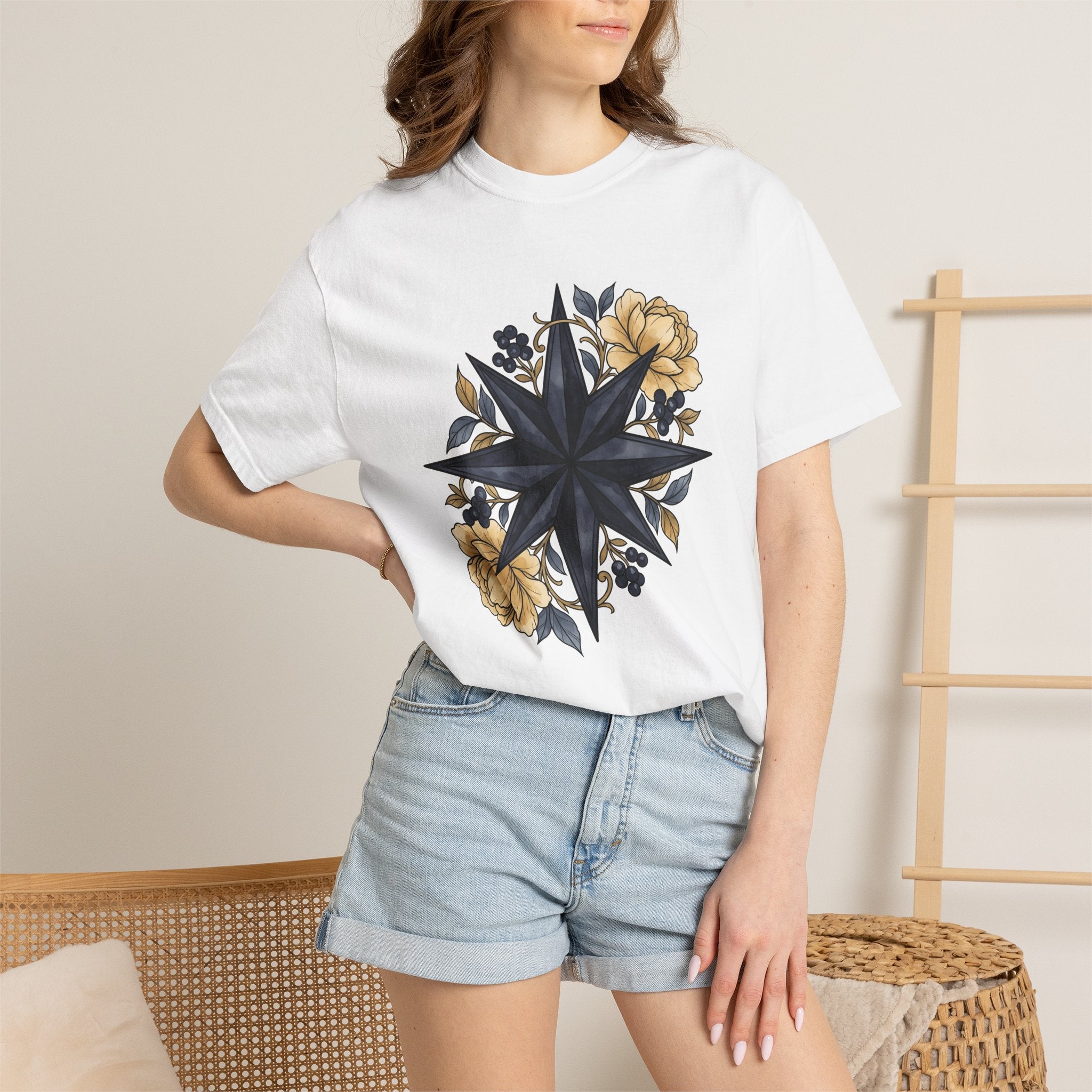 Compass Rose Shirt Boho Chic Plants Gift Women Floral Tee Wind Rose T-Shirt Bohemian Fan Floral Art Tshirt Botanical Graphic Watercolor