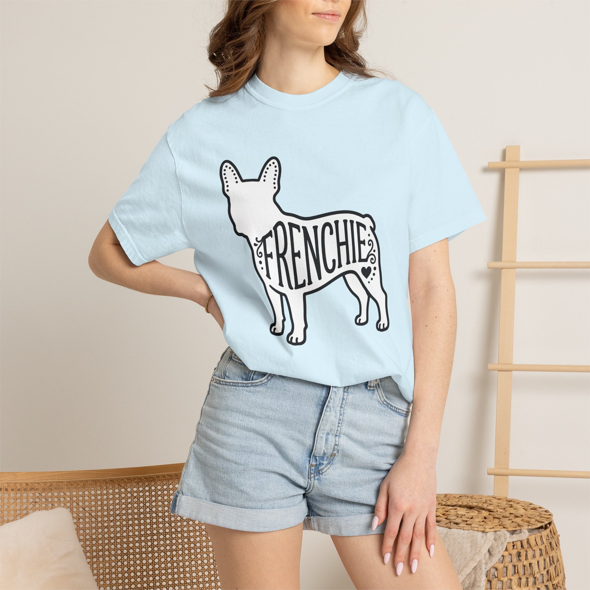 French Bulldog Shirt Dog Critters Gift Women Strong Graphic Tee Bulldog T-Shirt Dog Fan Graphic Tshirt Creature Graphic Linear Heart Icon