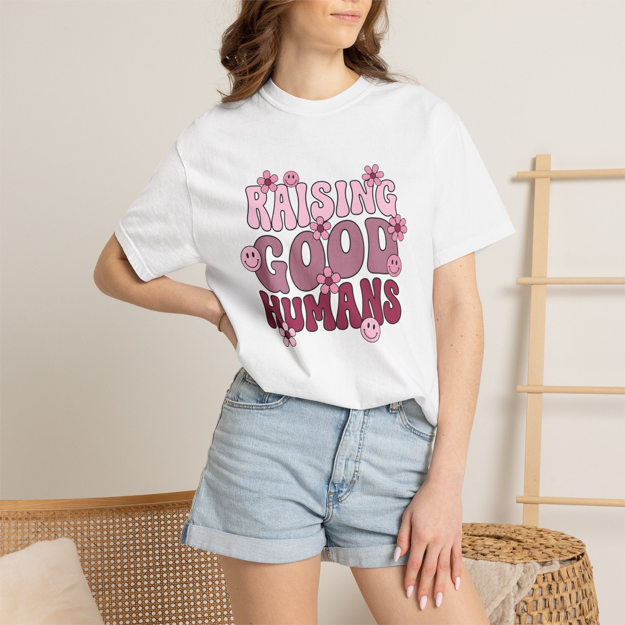 Smileys Shirt Moms Household Gift Women Hand Drawn Tee Emoticons T-Shirt Mother Fan Illustrated Tshirt Home Graphic Doodle Floral Tshirt