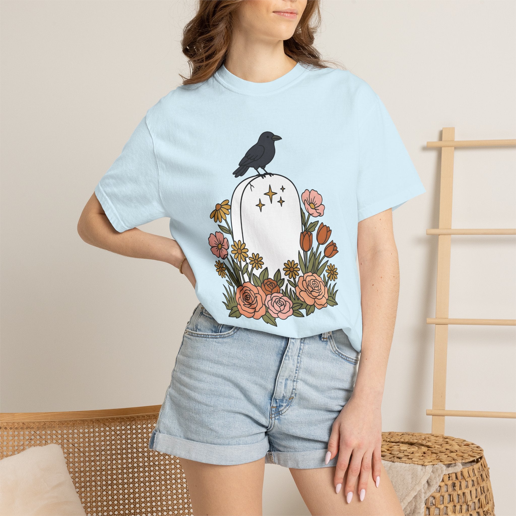 Crow Tombstone Shirt Halloween Gothic Gift Women Bold Graphic Tee Raven T-Shirt Horror Fan Dark Art Tshirt Gothic Illustration Minimal