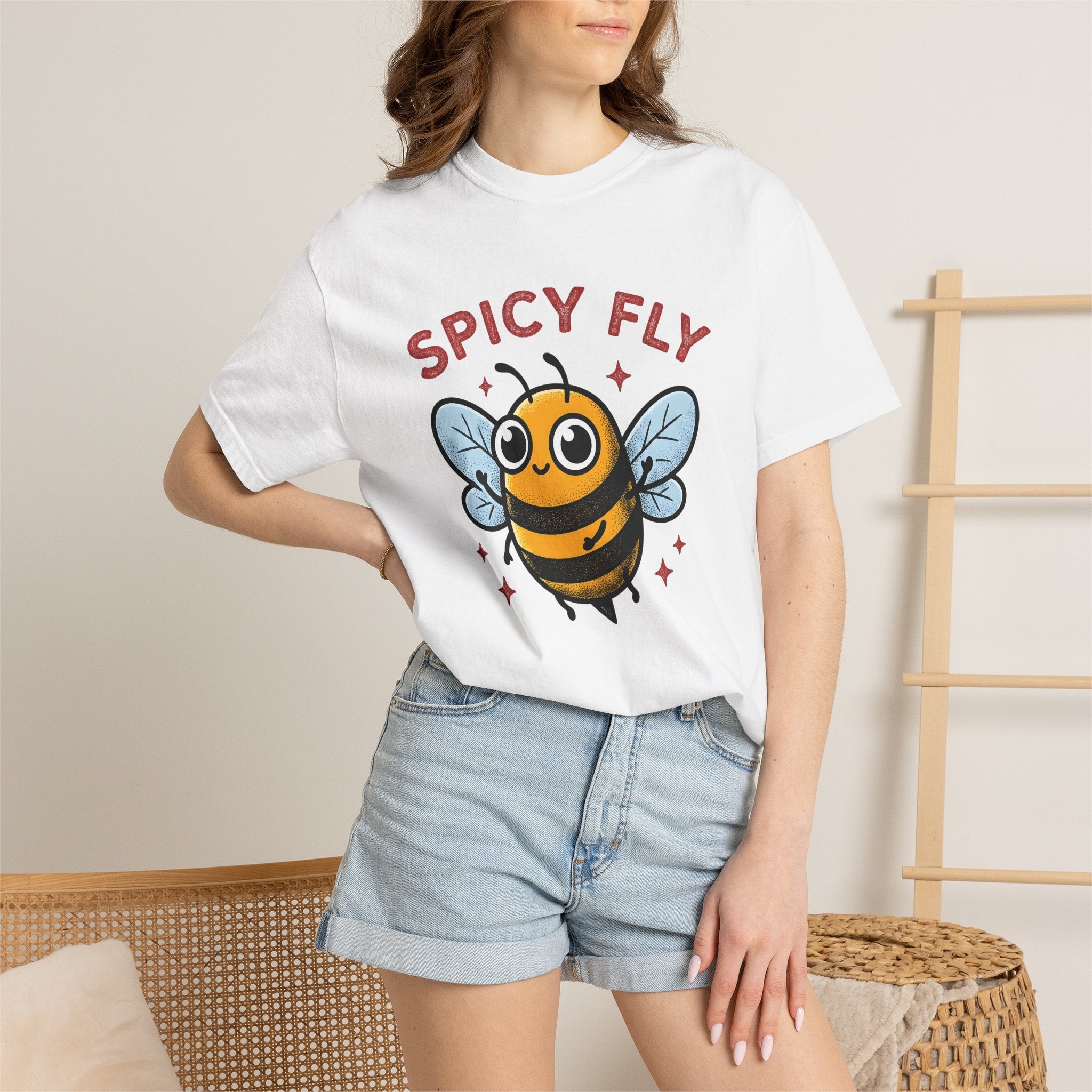 Cute Bee Shirt Animals Humor Gift Women Cartoon Tee Bee T-Shirt Animal Fan Cartoonish Tshirt Funny Graphic Retro Sparkles Tshirt