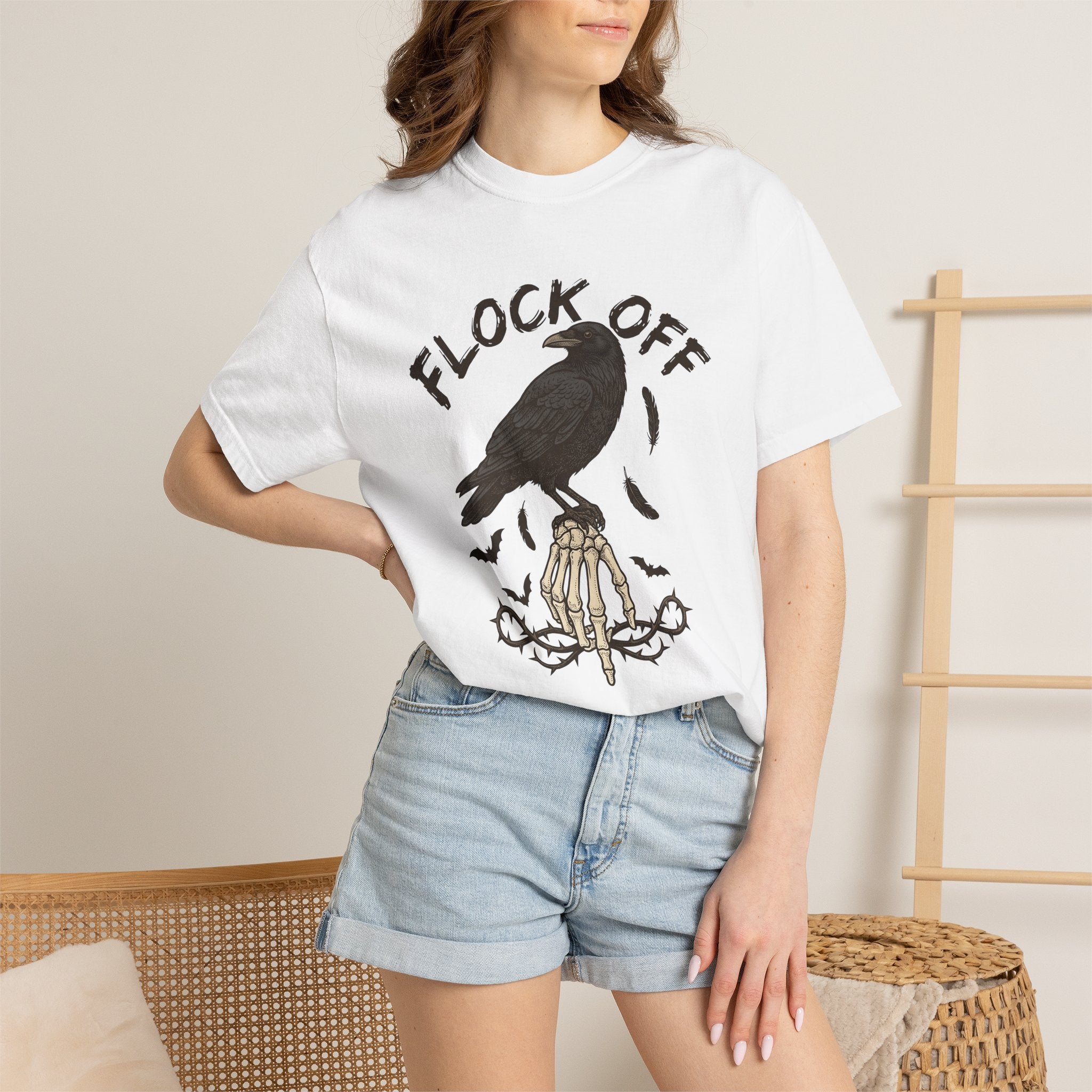 Raven Skeletal Hand Shirt Gothic Fall Gift Women Horror Tee Crow T-Shirt Goth Fan Creepy Tshirt Autumn Graphic Antique Bat Wings Tshirt