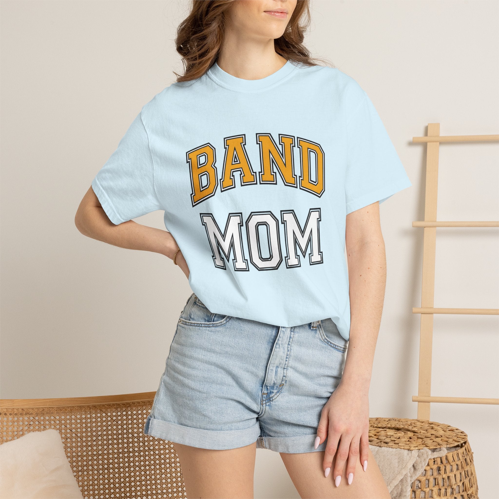 Varsity Lettering Design Shirt Band Mom Institution Gift Women Thick Tee Letterman T-Shirt Band Parent Enthusiast Bold Graphic Illustration