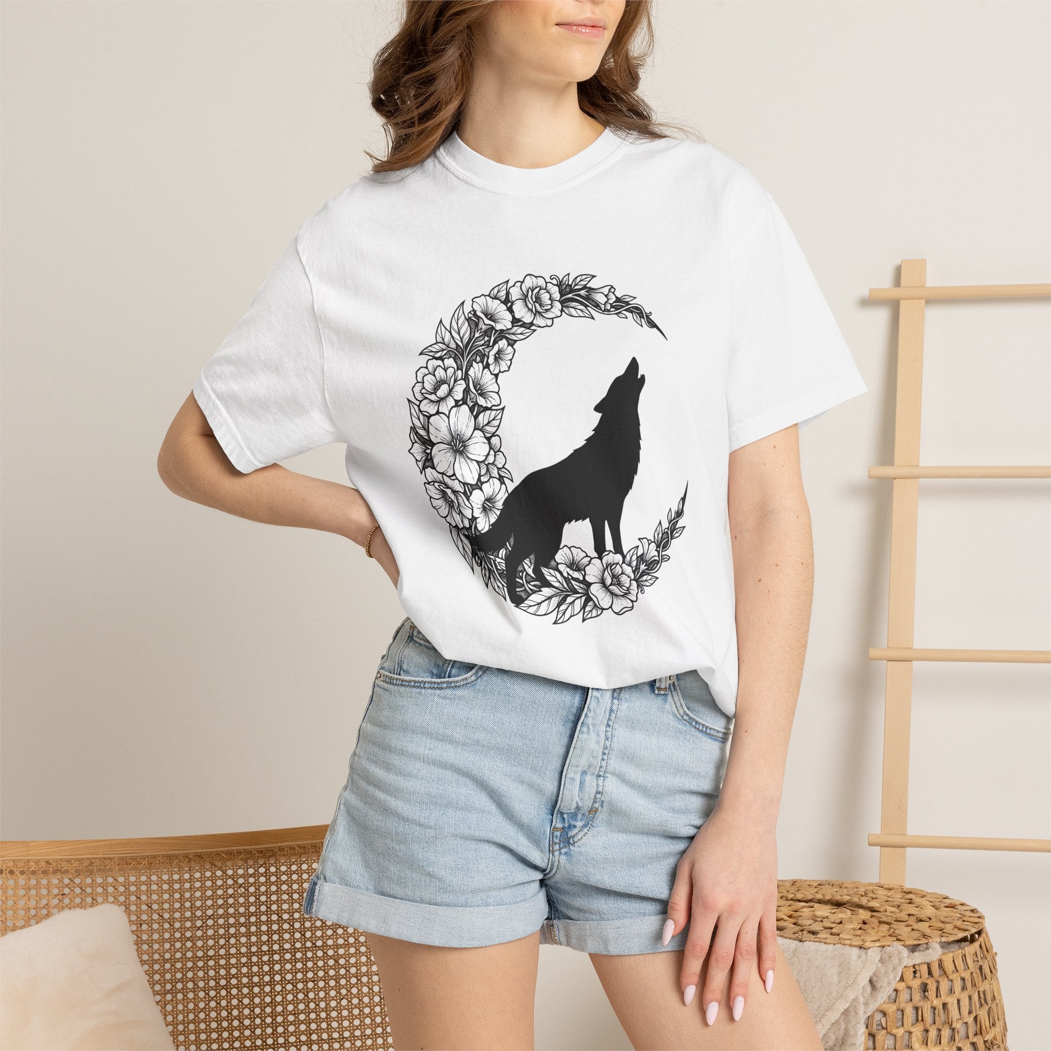 Wolf Moon Shirt Boho Chic Outdoors Gift Women Hippie Tee Lunar T-Shirt Bohemian Fan Psychedelic Tshirt Nature Graphic Sketch Flowers Tshirt
