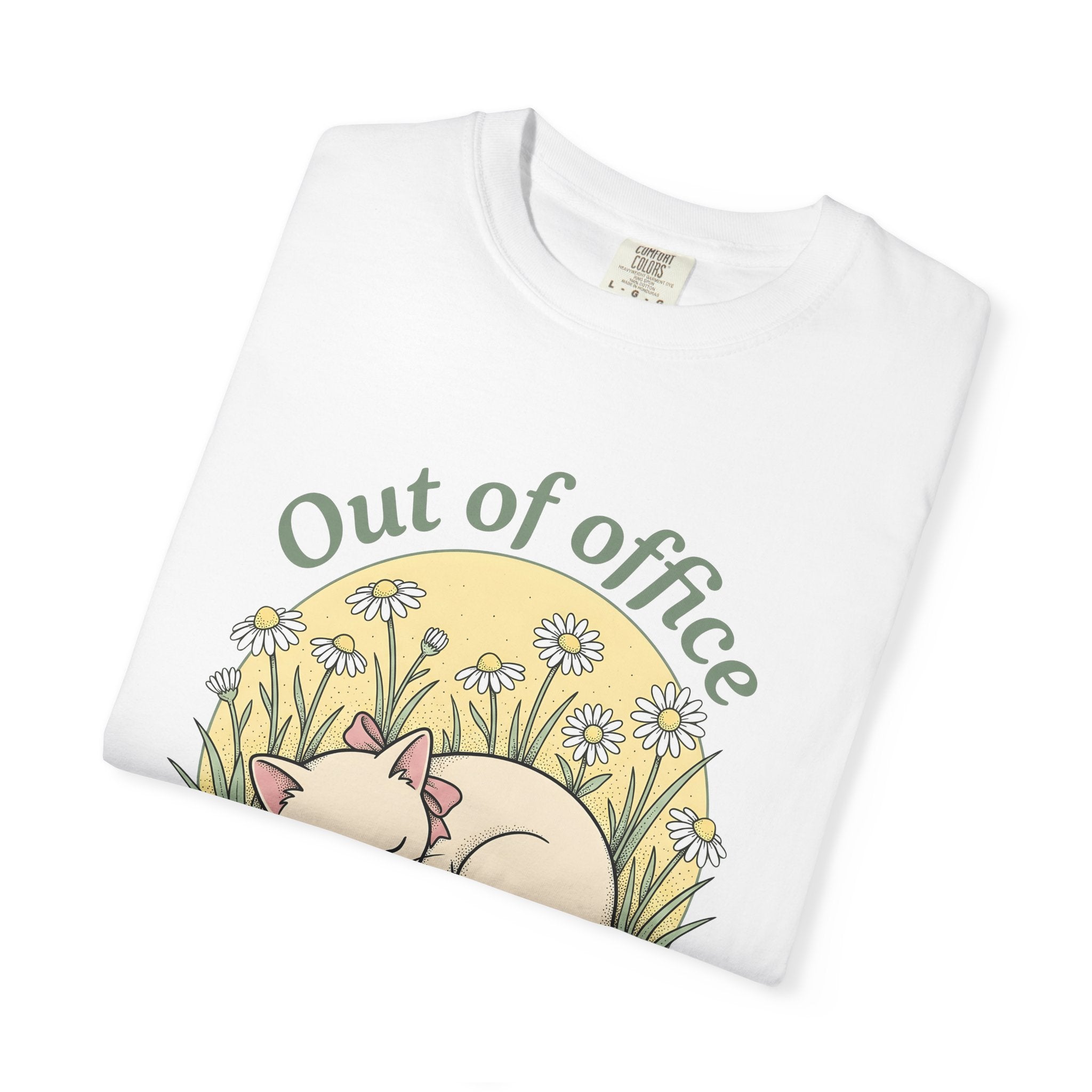 Dozing Cat Shirt Cat Blossoms Gift Women Rustic Tee Kitten T-Shirt Cat Fan Feline Tshirt Floral Graphic Cartoon Spring Flowers Tshirt