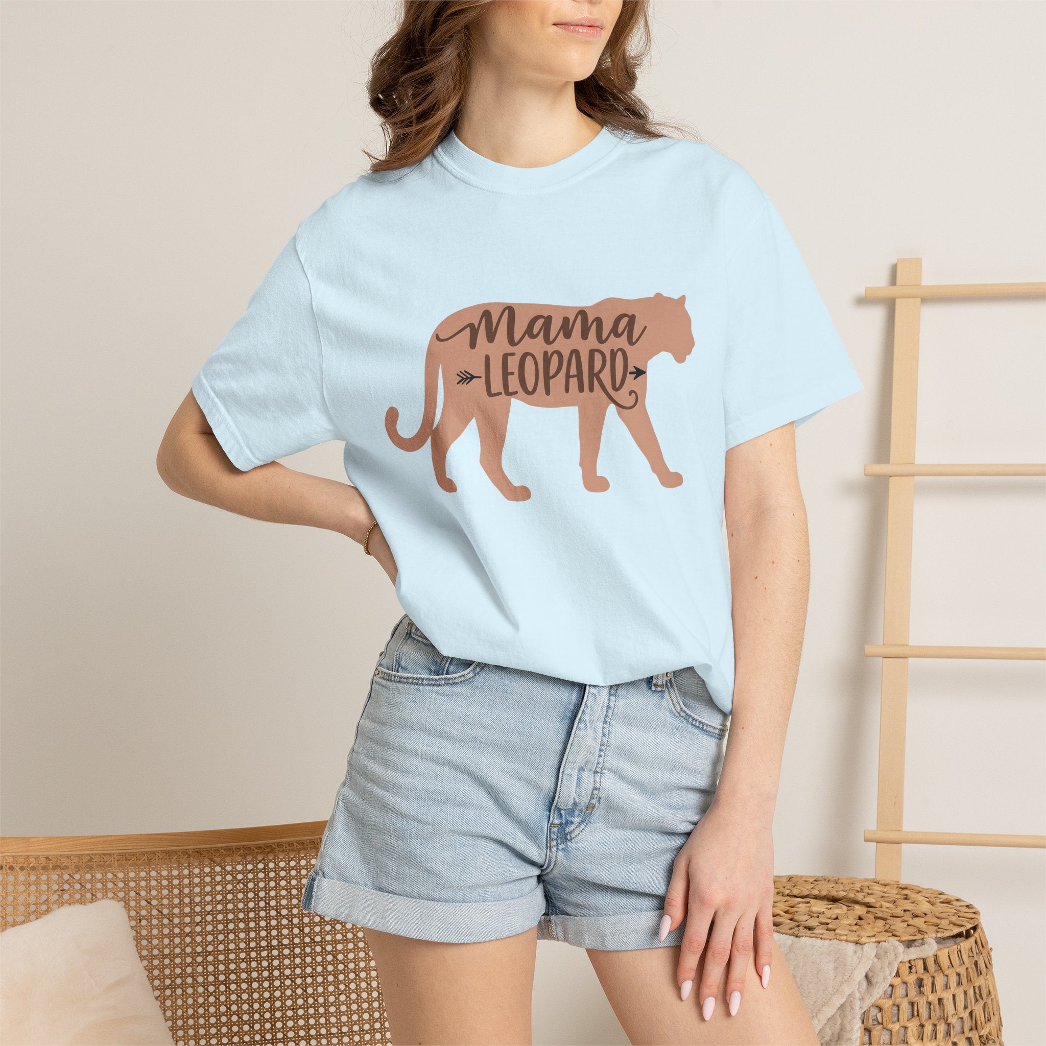 Leopard Silhouette Shirt Moms Animal Gift Women Boho Tee Leopard T-Shirt Motherhood Fan Bohemian Tshirt Wildlife Graphic Minimalist Arrow