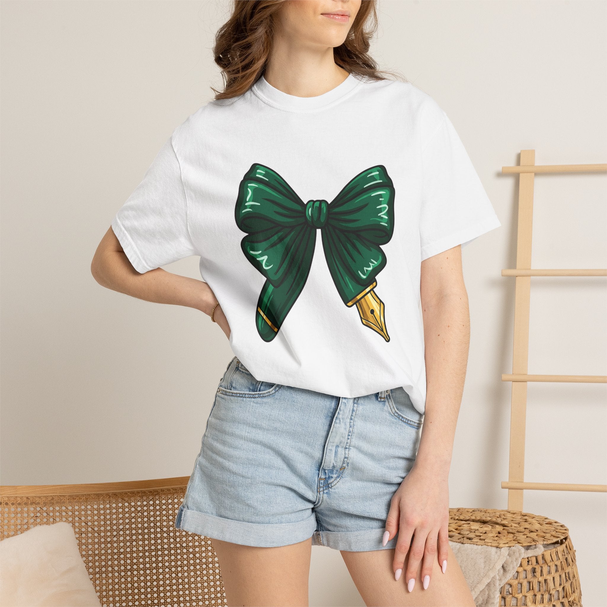 Calligraphy Pen Bow Shirt Teachers Appreciation Gift Women Doodle Tee Nib T-Shirt Educator Enthusiast Calligraphy Tshirt Gratitude Graphic