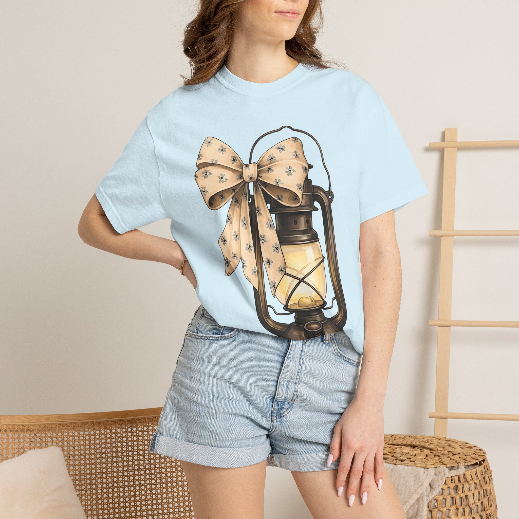Lantern Lamp Shirt Cowgirl Rodeo Gift Women Shabby Chic Tee Lantern T-Shirt Cowgirl Fan Rustic Tshirt Rodeo Graphic Old Fashioned Flower Bow