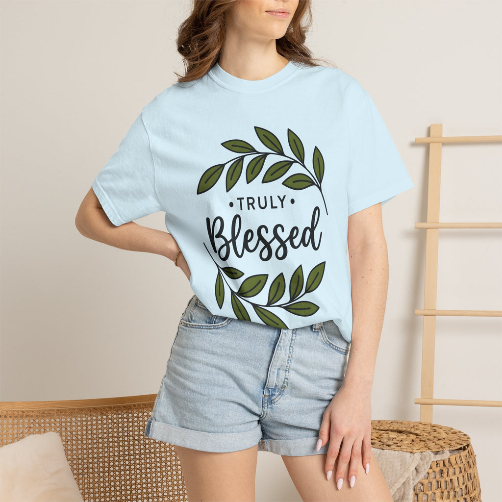 Leafy Wreath Shirt Easter Faith Gift Women Modern Calligraphy Tee Wreath T-Shirt Easter Fan Handlettering Tshirt Christian Graphic