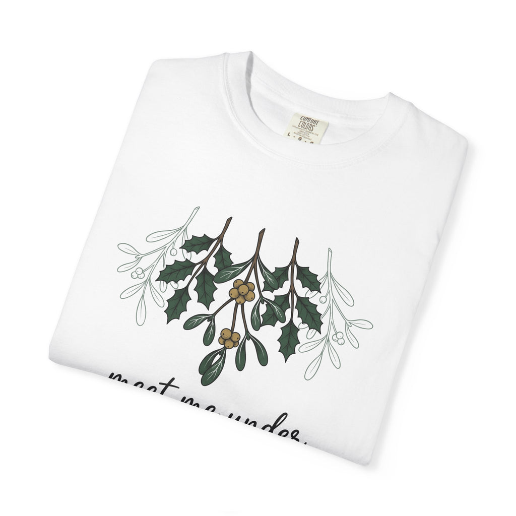 Mistletoe Stalk Shirt Christmas Winter Gift Women Cartoon Tee Kissing Ball T-Shirt Xmas Fan Holiday Graphic Tshirt Traditional Holly