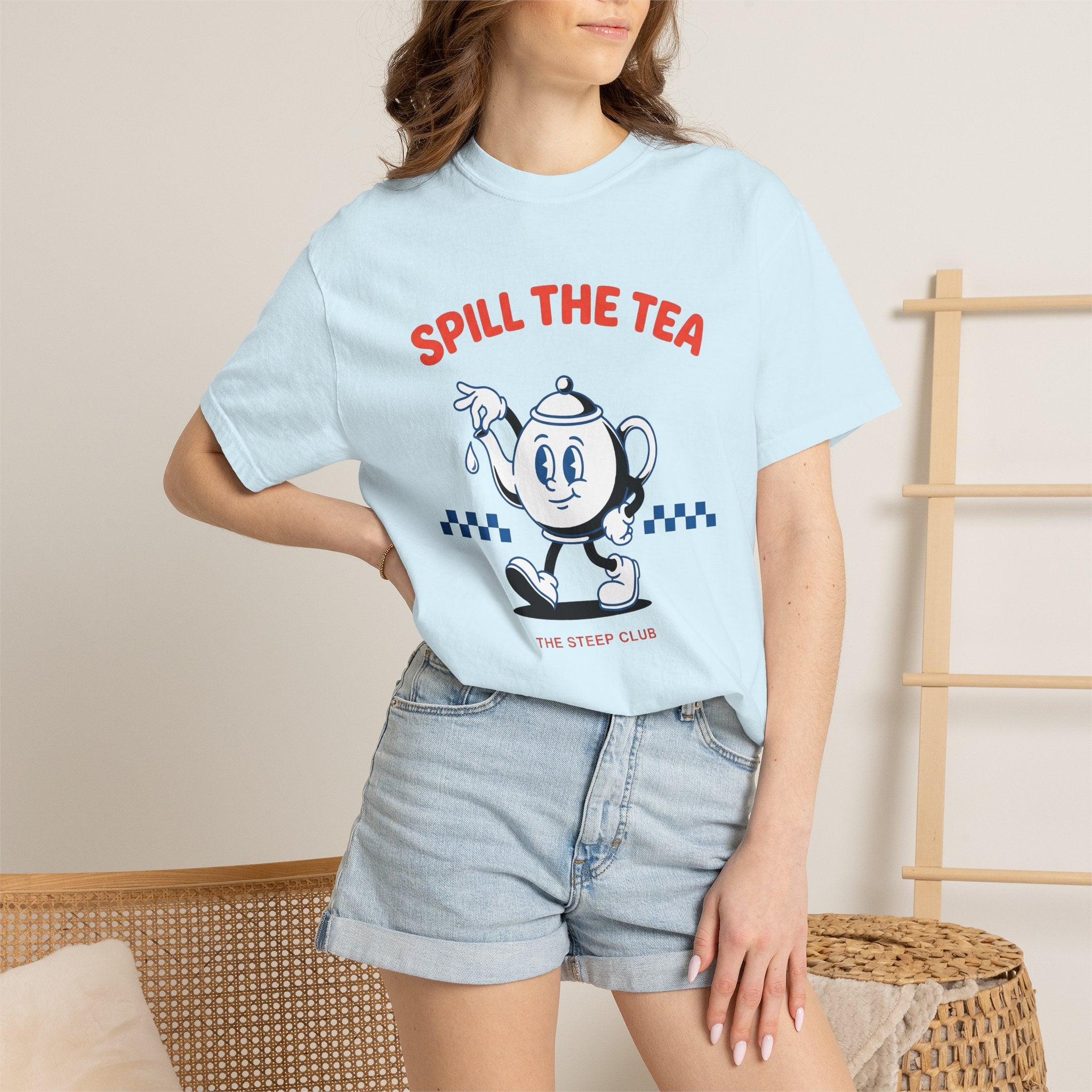 Kettle Mascot Shirt Tea Joke Gift Women Comic Tee Teapot T-Shirt Tea Fan Cartoon Tshirt Pun Graphic Vintage Plaid Design Tshirt