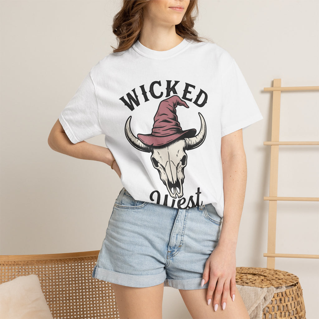 Cow Skull Hat Shirt Halloween Dark Gift Women Hand Drawn Tee Skull Cap T-Shirt Horror Fan Illustrated Tshirt Gothic Graphic Cowboy Witch Hat