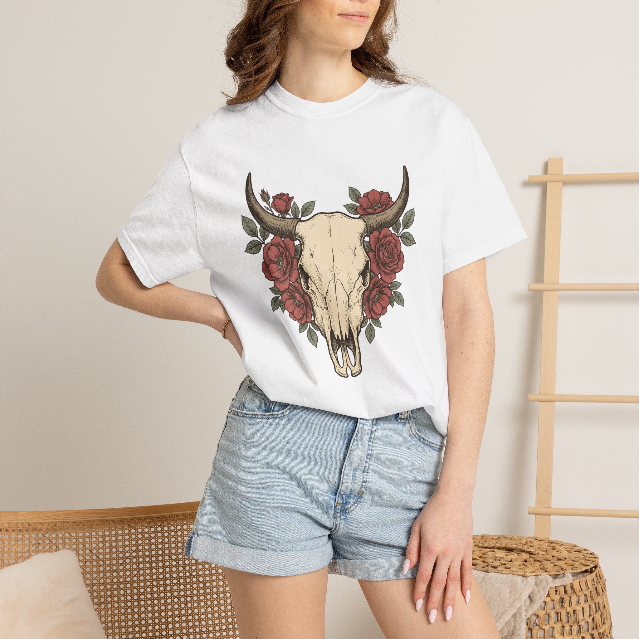 Steer Skull Shirt Cowgirl Cowboy Gift Women Ink Tee Bull Skull T-Shirt Rodeo Fan Tattoo Tshirt Cowboy Graphic Retro Flower Tshirt