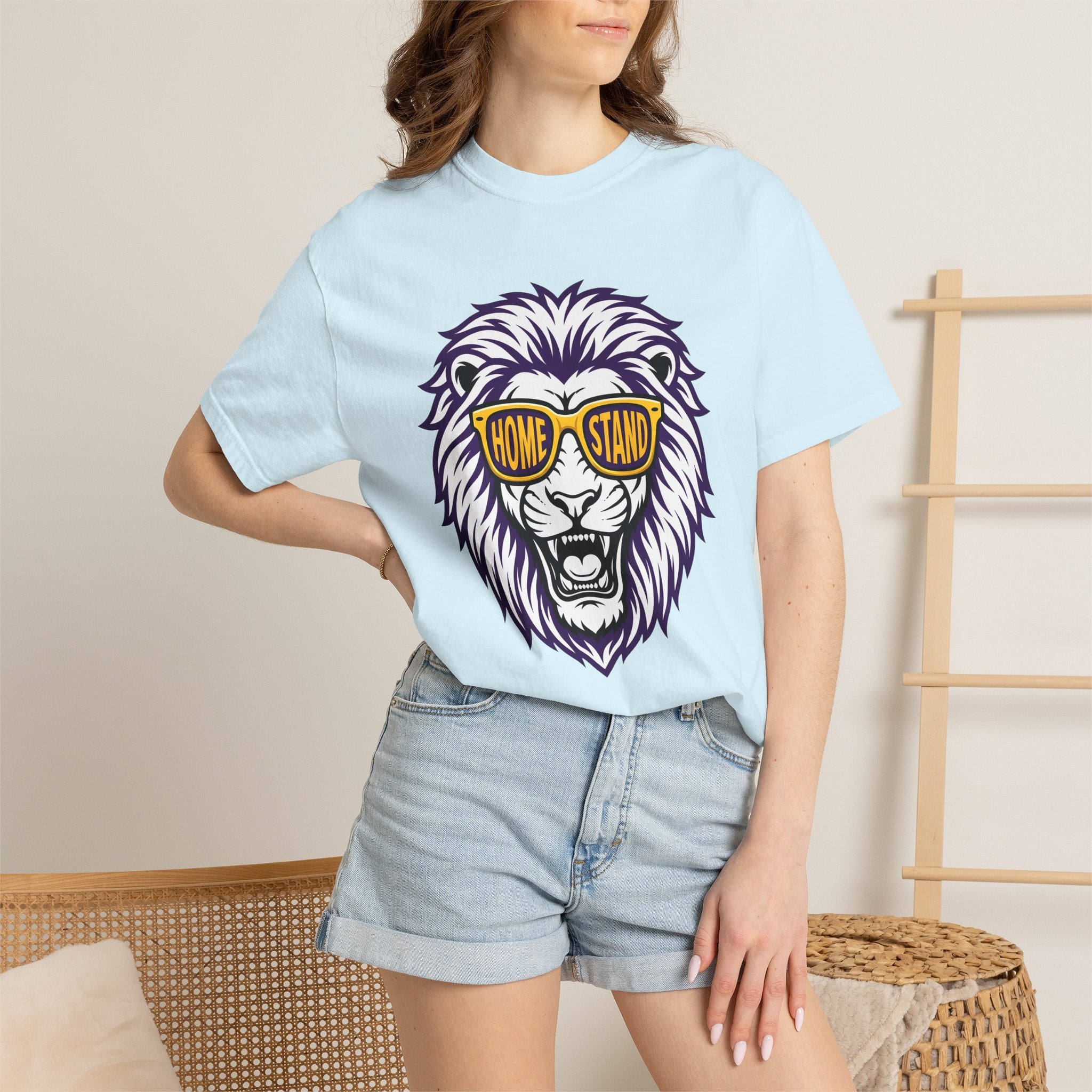 Lion Sunglasses Shirt Animals Sports Gift Women Bold Graphic Tee Lion T-Shirt Wildlife Fan Graphic Tshirt Athlete Graphic Retro Teeth Tshirt