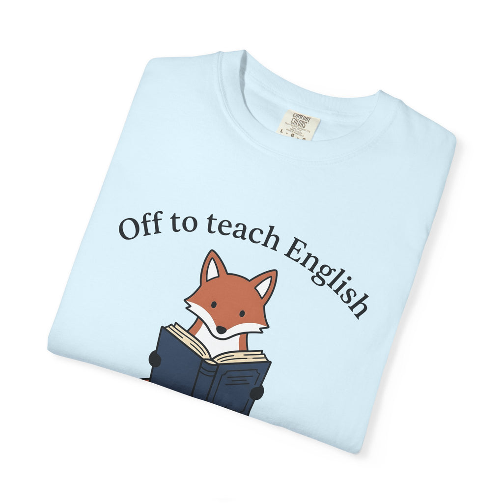 Fox Holding Book Shirt Teacher Wildlife Gift Women Kawaii Tee Vixen T-Shirt Educator Enthusiast Cute Tshirt Animal Graphic Comic Reading