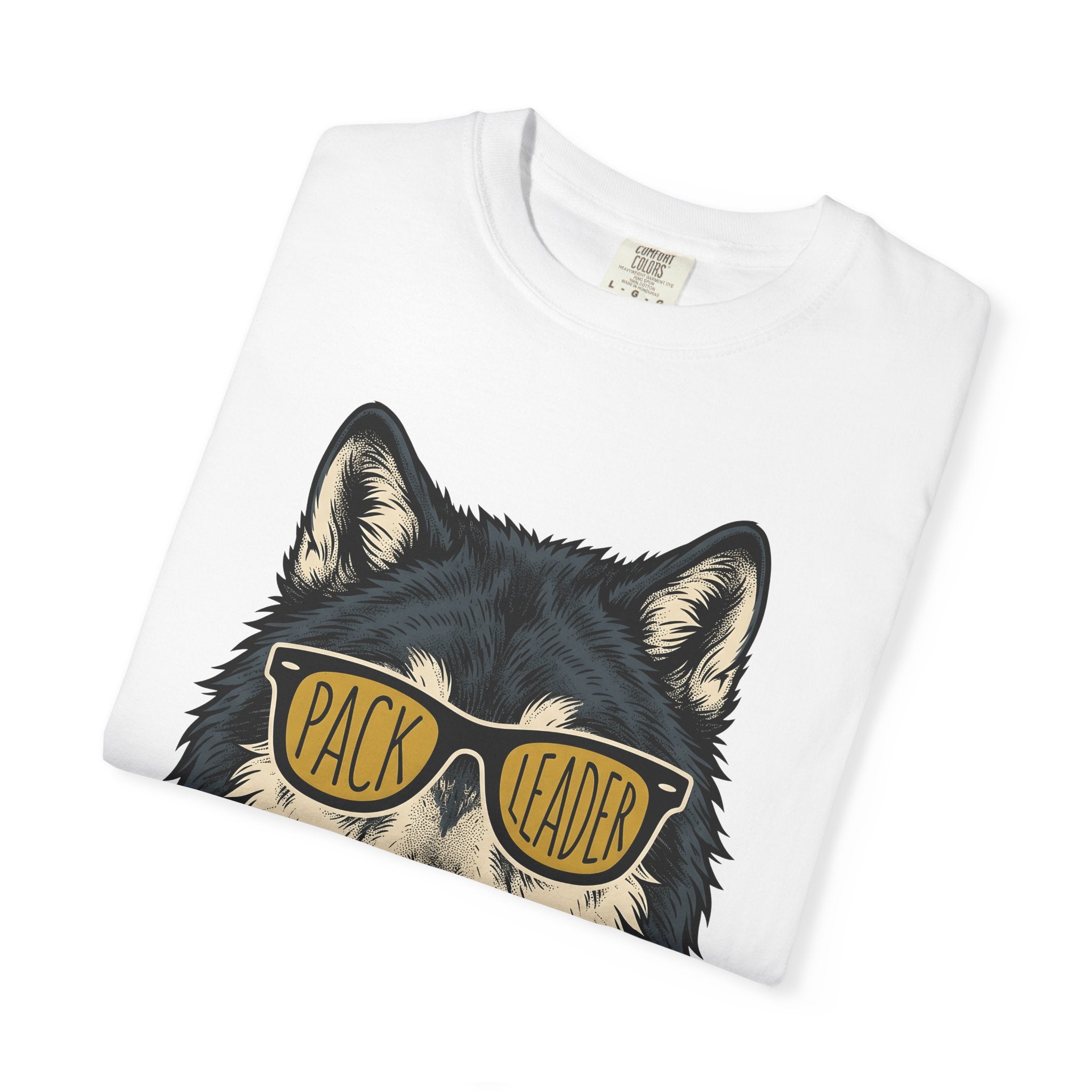 Wolf Sunglasses Shirt Mom Animal Gift Women Hand Drawn Tee Cool Wolf T-Shirt Mom Fan Illustrated Tshirt Wildlife Graphic Vintage Glasses