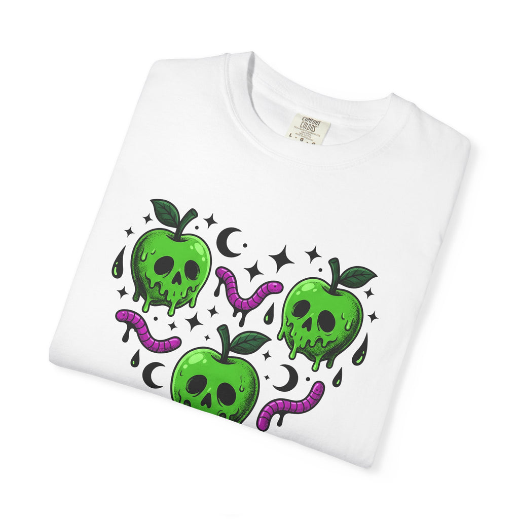 Toxic Apple Shirt Halloween Emo Gift Women Horror Tee Poisoned Apple T-Shirt Spooky Fan Macabre Tshirt Goth Graphic Line Art Grub Tshirt