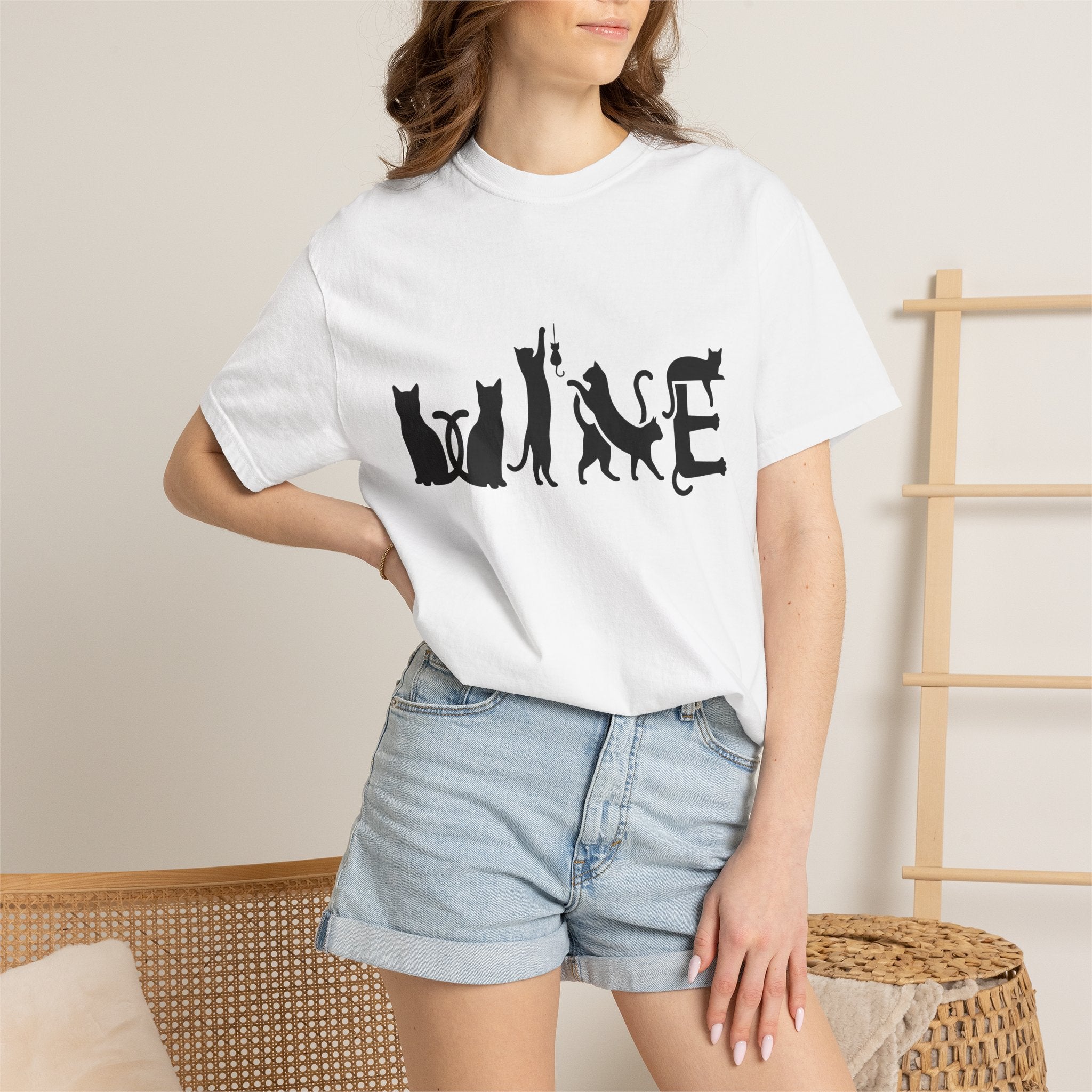 Cat Outline Shirt Cat Animals Gift Women Simple Tee Kitten T-Shirt Feline Fan Cat Tshirt Wildlife Graphic Contemporary Rodent Tshirt