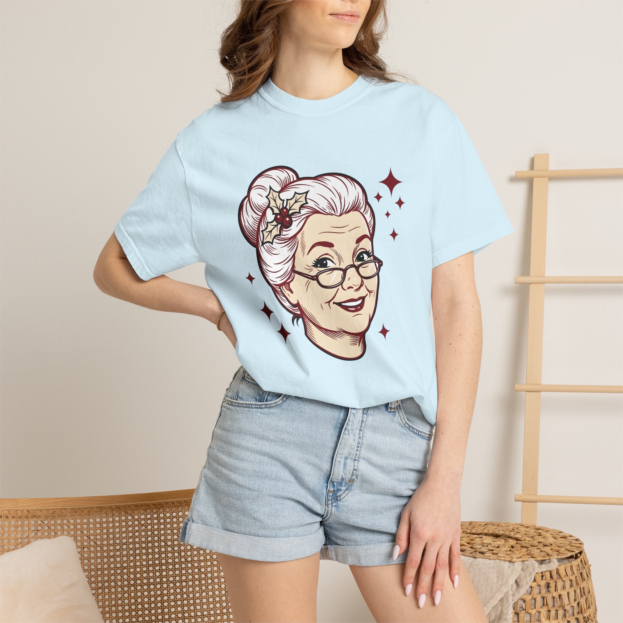 Mrs Claus Shirt Christmas Holiday Gift Women Cartoon Tee Santa Claus T-Shirt Christmas Fan Santa Tshirt Winter Graphic Vintage Holly Tshirt