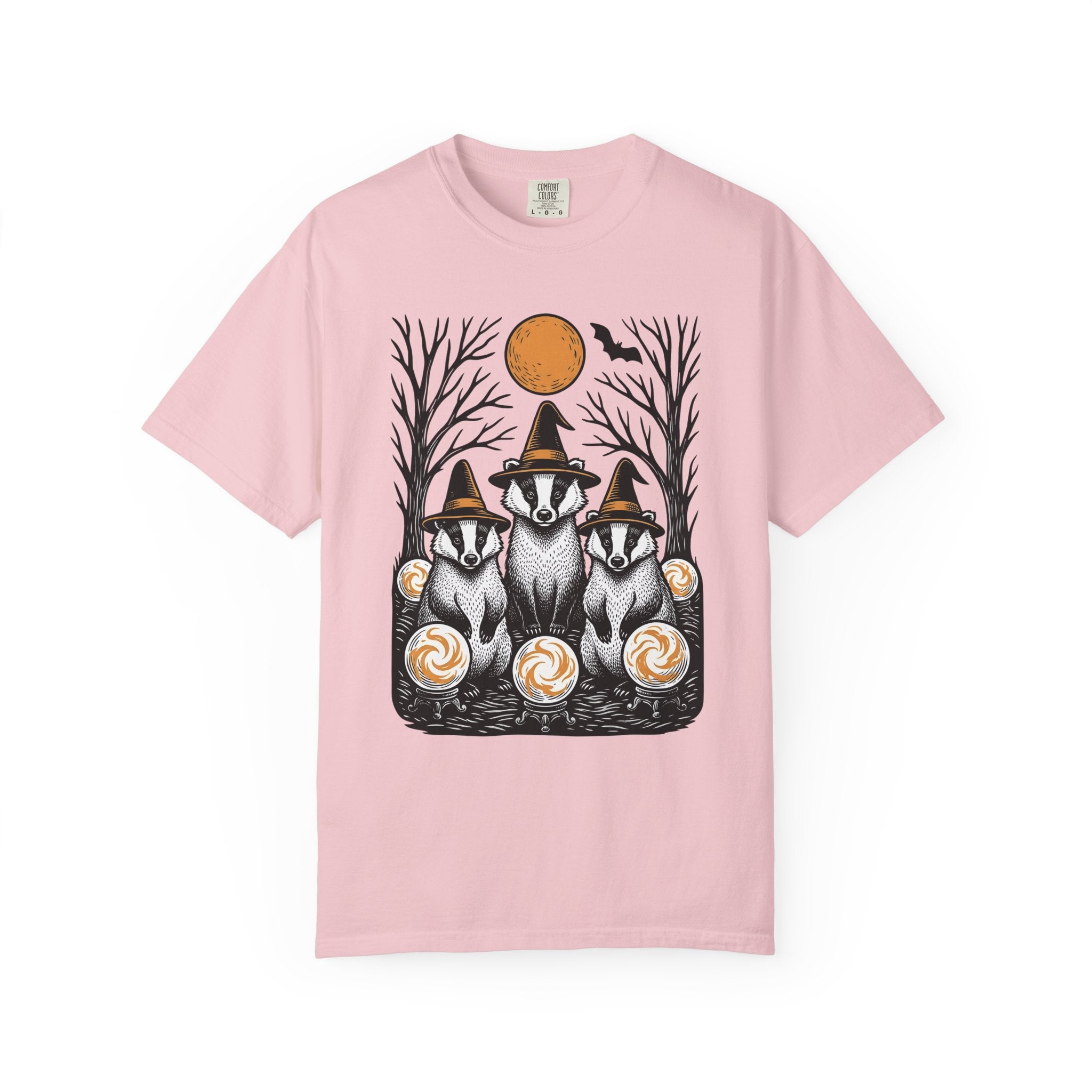 Badger Mage Shirt Halloween Pets Gift Women Dark Tee Badger T-Shirt Horror Fan Gothic Tshirt Animal Graphic Sketch Mystical Sphere Tshirt