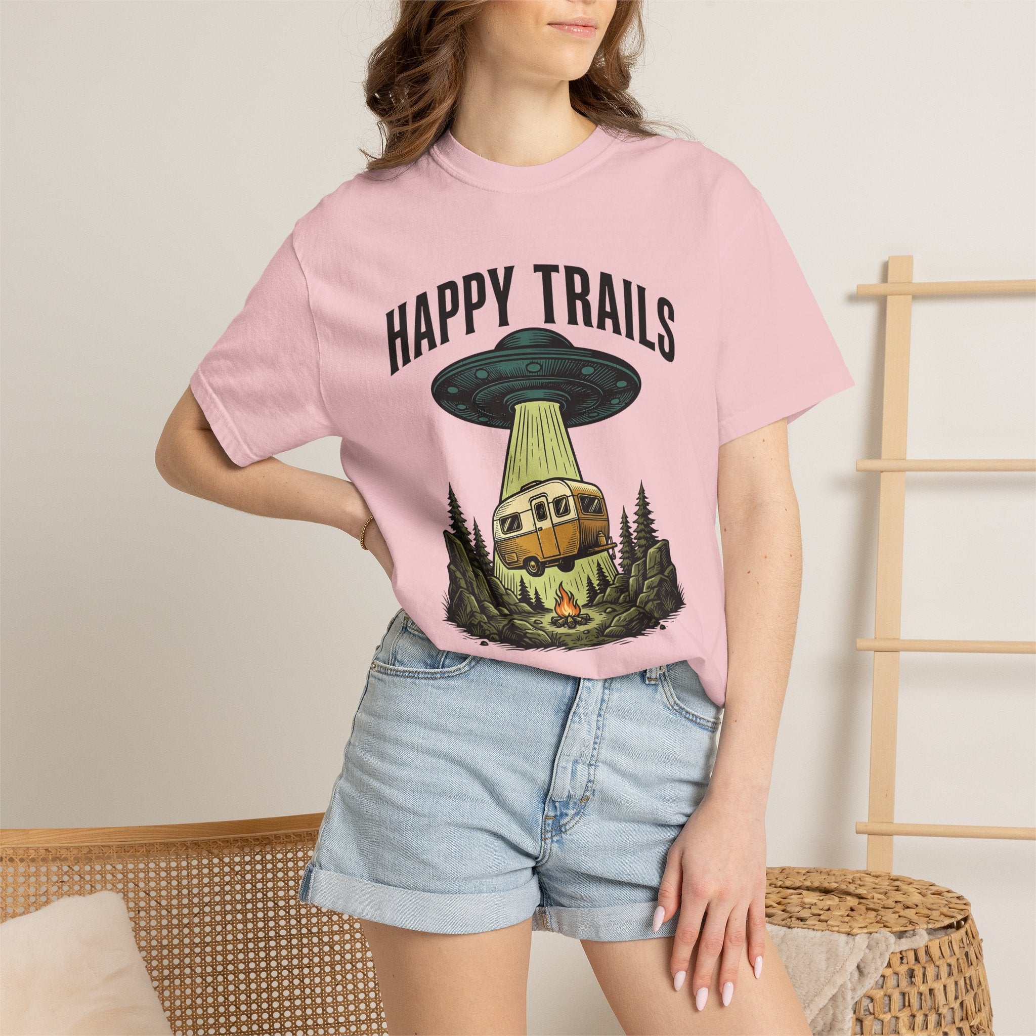 Alien Rv Shirt Funny Hiking Gift Women Rustic Tee Space Rv T-Shirt Humor Fan Camping Graphic Vintage Nostalgic Fire Pit Tshirt