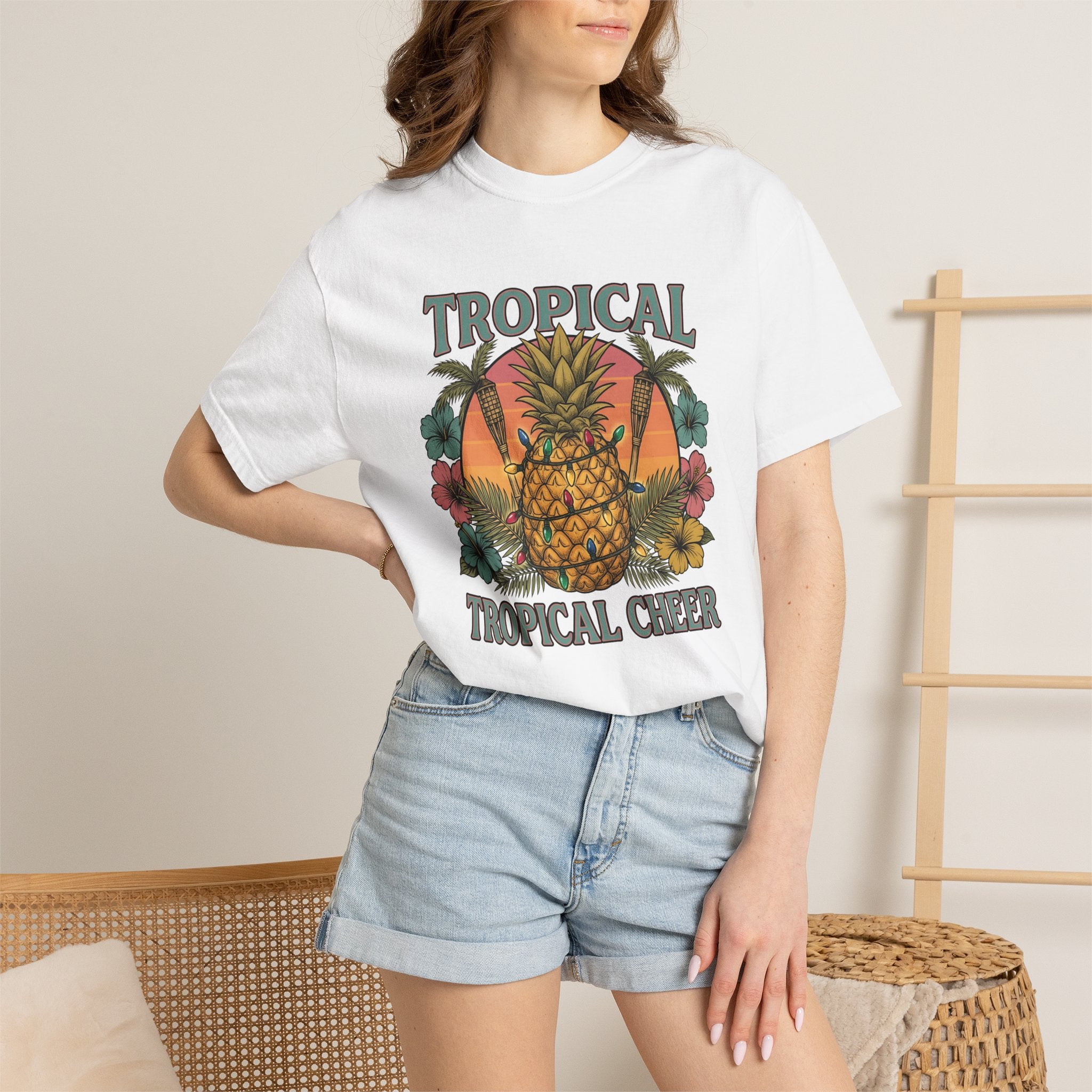 Pineapple Shirt Christmas Travel Gift Women Vintage Tee Ananas T-Shirt Xmas Fan Retro Illustration Retro Fairy Lights Tshirt