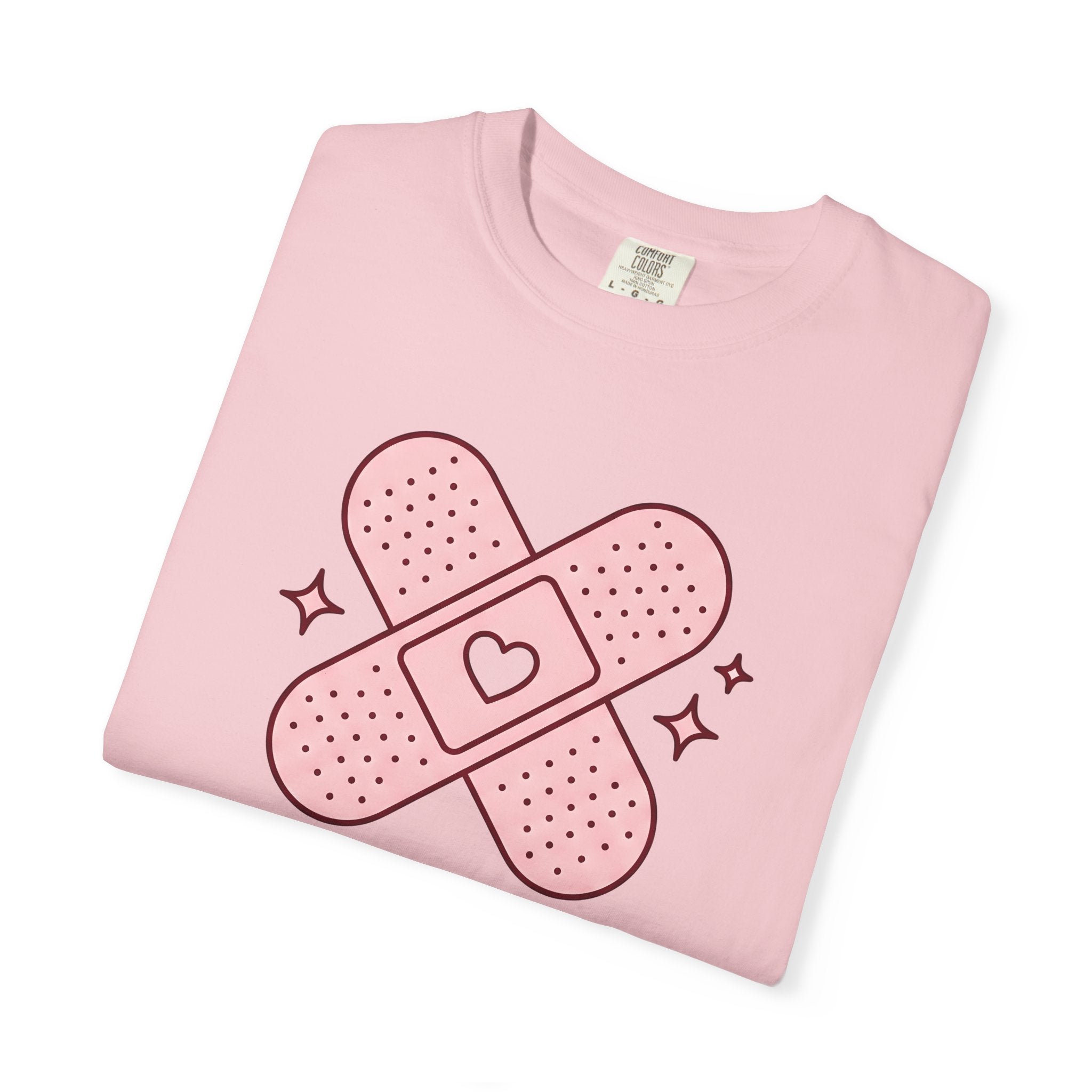 Adhesive Heart Shirt Nurses Medicare Gift Women Modern Tee Sticky Heart T-Shirt Nurse Practitioner Enthusiast Contemporary Tshirt Medical