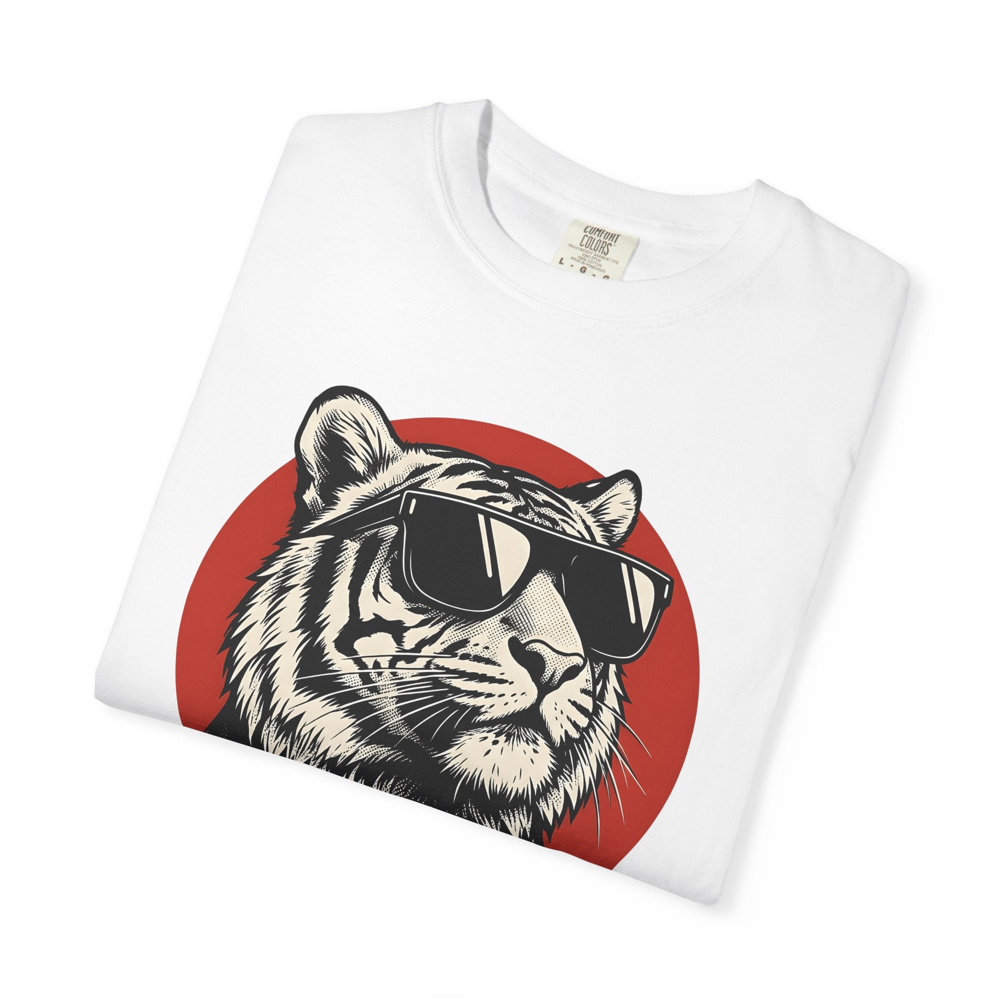 Tiger Shades Shirt Animals Nature Gift Women Modern Graphic Tee Sunglasses T-Shirt Wildlife Fan Cool Tshirt Outdoor Graphic Vintage Red Dot