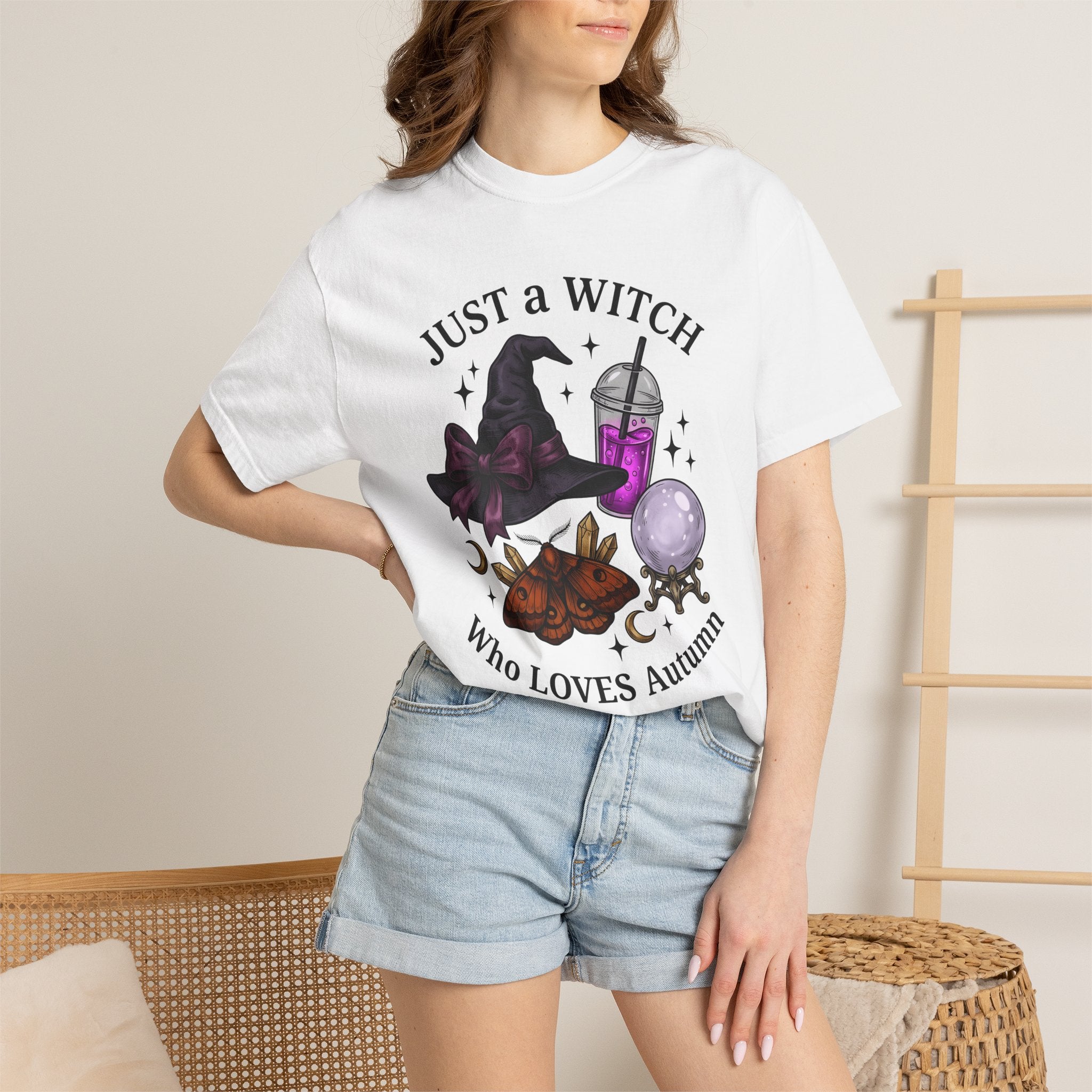 Wizard Hat Shirt Autumn Fall Gift Women Spooky Tee Sorcerer Hat T-Shirt Halloween Fan Creepy Tshirt Autumnal Graphic Retro Butterfly Tshirt