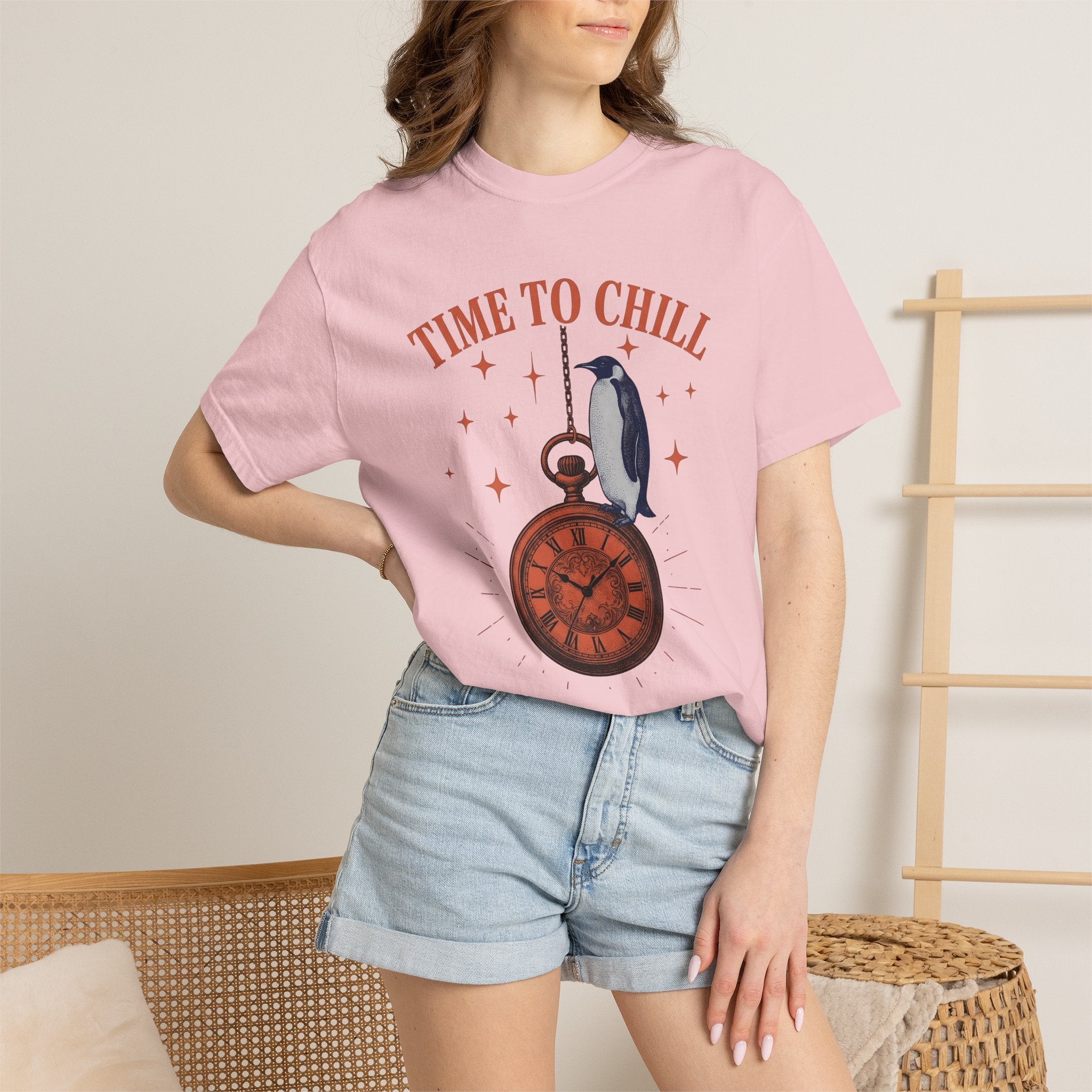 Penguin Pocket Watch Shirt Holiday Animal Gift Women Vintage Tee Timepiece T-Shirt Christmas Fan Retro Tshirt Wildlife Graphic Hand Drawn