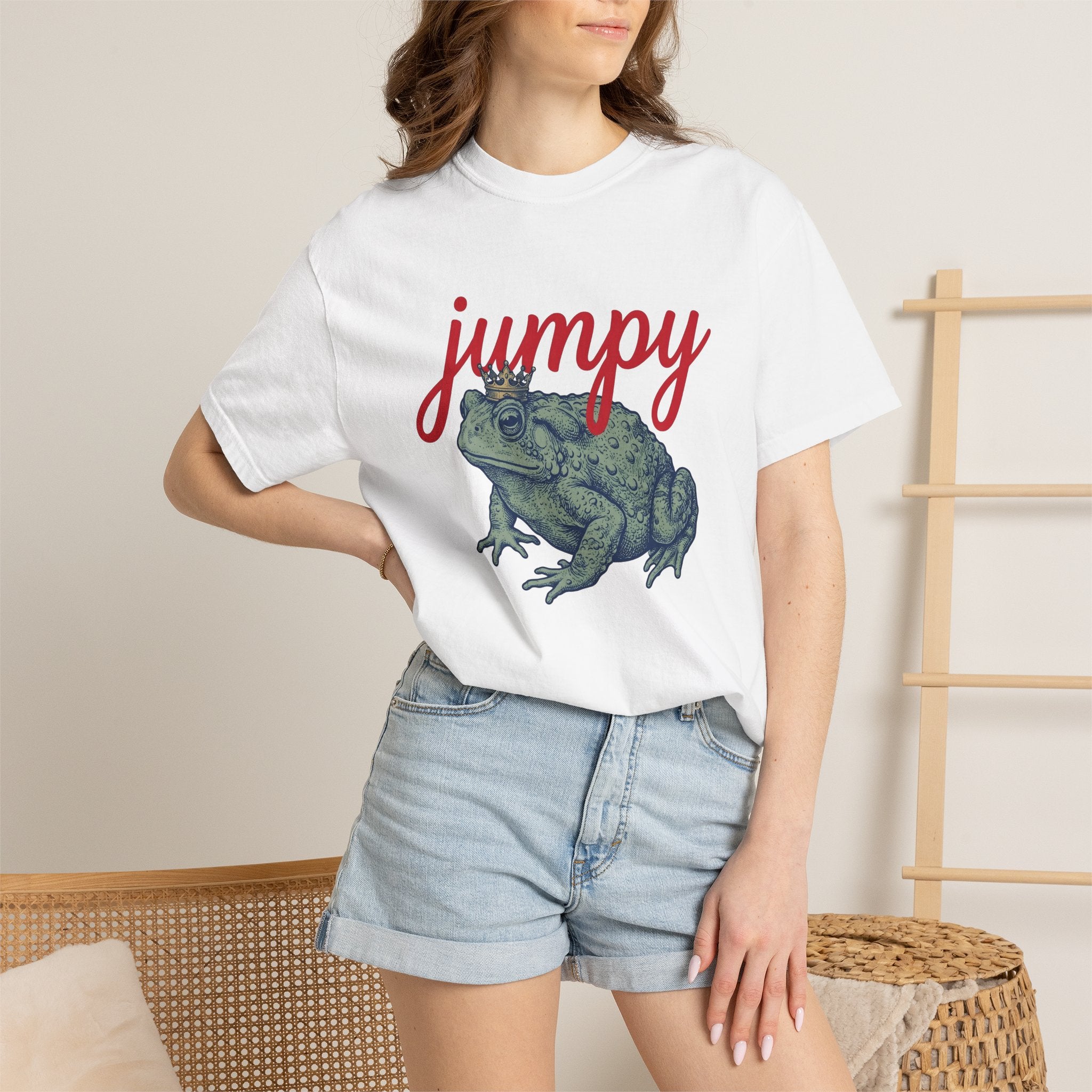 Frog Crown Shirt Frog Animal Gift Women Vintage Tee Toad T-Shirt Amphibian Fan Retro Tshirt Wildlife Graphic Hand Drawn Crown Tshirt