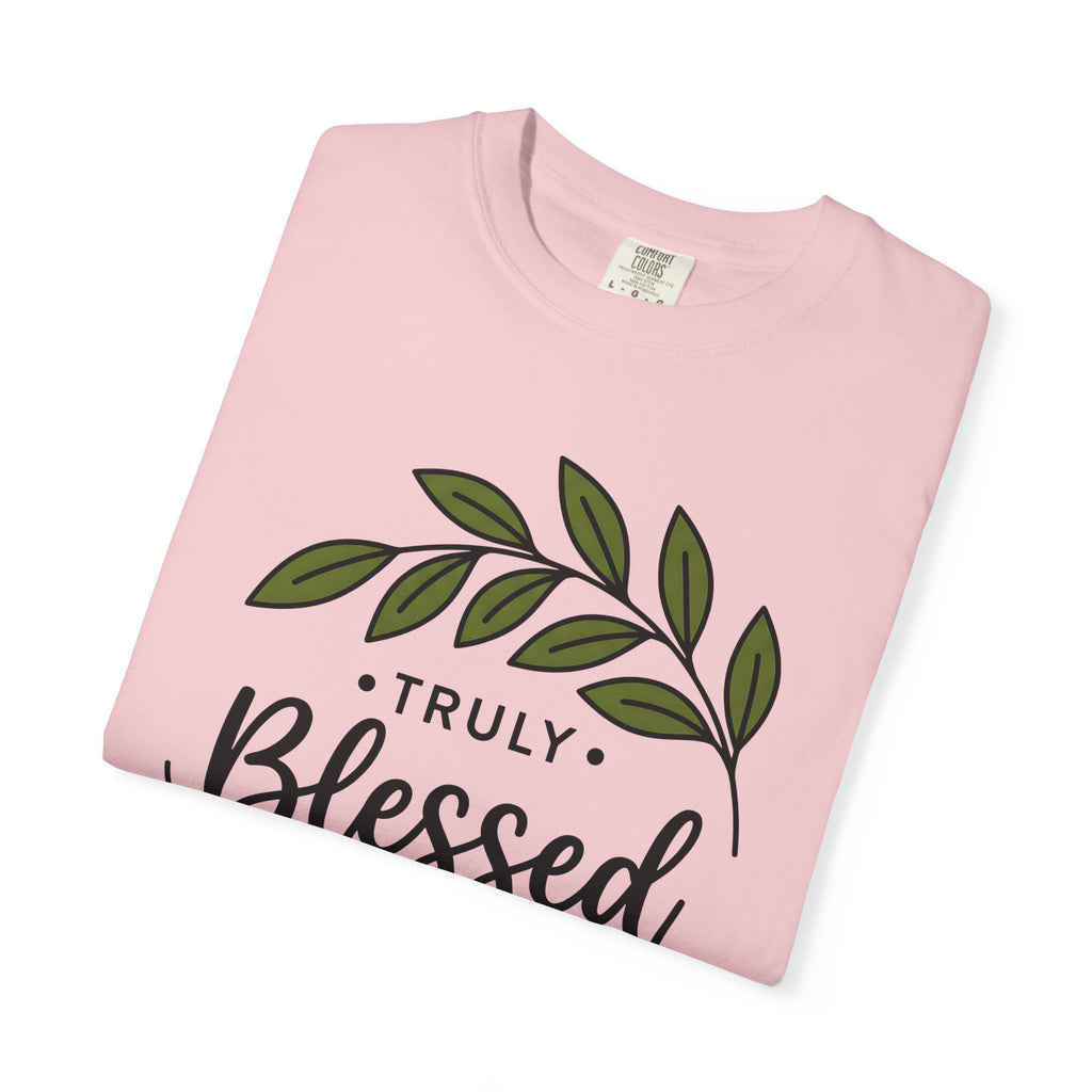 Leafy Wreath Shirt Easter Faith Gift Women Modern Calligraphy Tee Wreath T-Shirt Easter Fan Handlettering Tshirt Christian Graphic