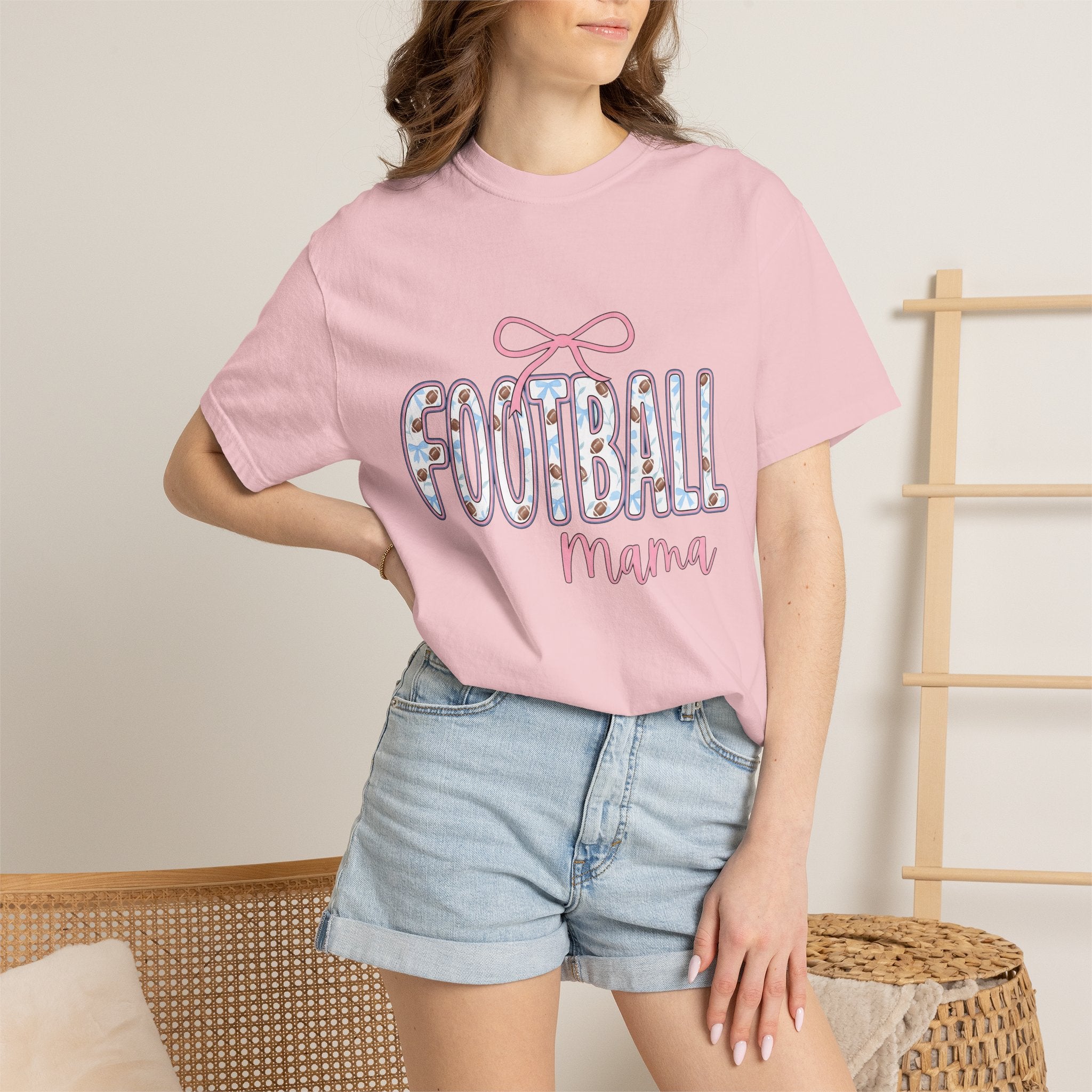 Football Motif Shirt Moms Recreation Gift Women Lively Tee Soccer T-Shirt Mom Fan Footballer Tshirt Leisure Graphic Old School Pink Hair Bow