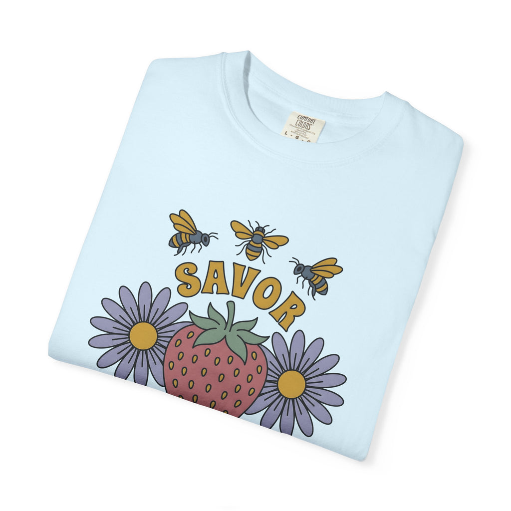 Strawberry Flower Shirt Boho Chic Outdoors Gift Women Sketch Tee Strawberry T-Shirt Hippie Fan Hand Drawn Tshirt Nature Graphic Vintage
