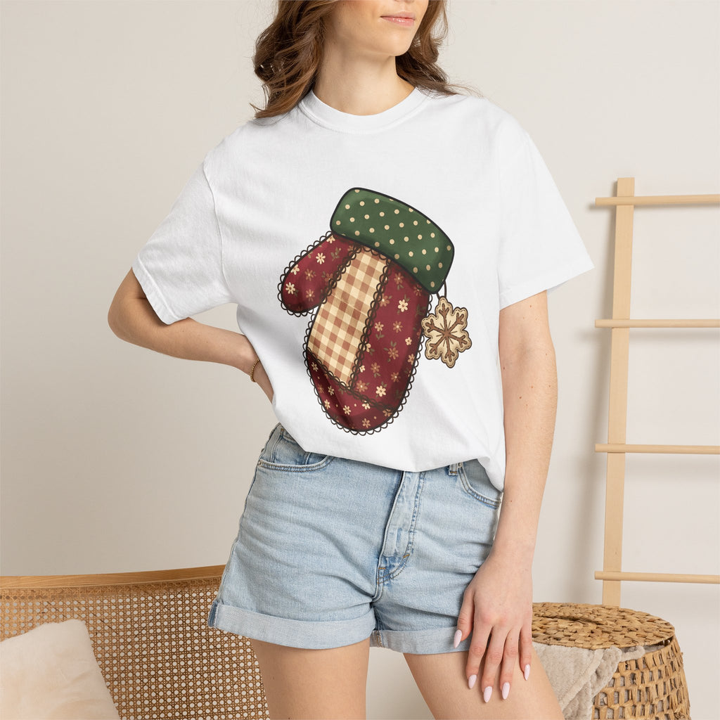 Winter Mitten Shirt Holiday Christmas Gift Women Folk Art Tee Glove T-Shirt Christmas Fan Handmade Tshirt Xmas Graphic Vintage Snowflake